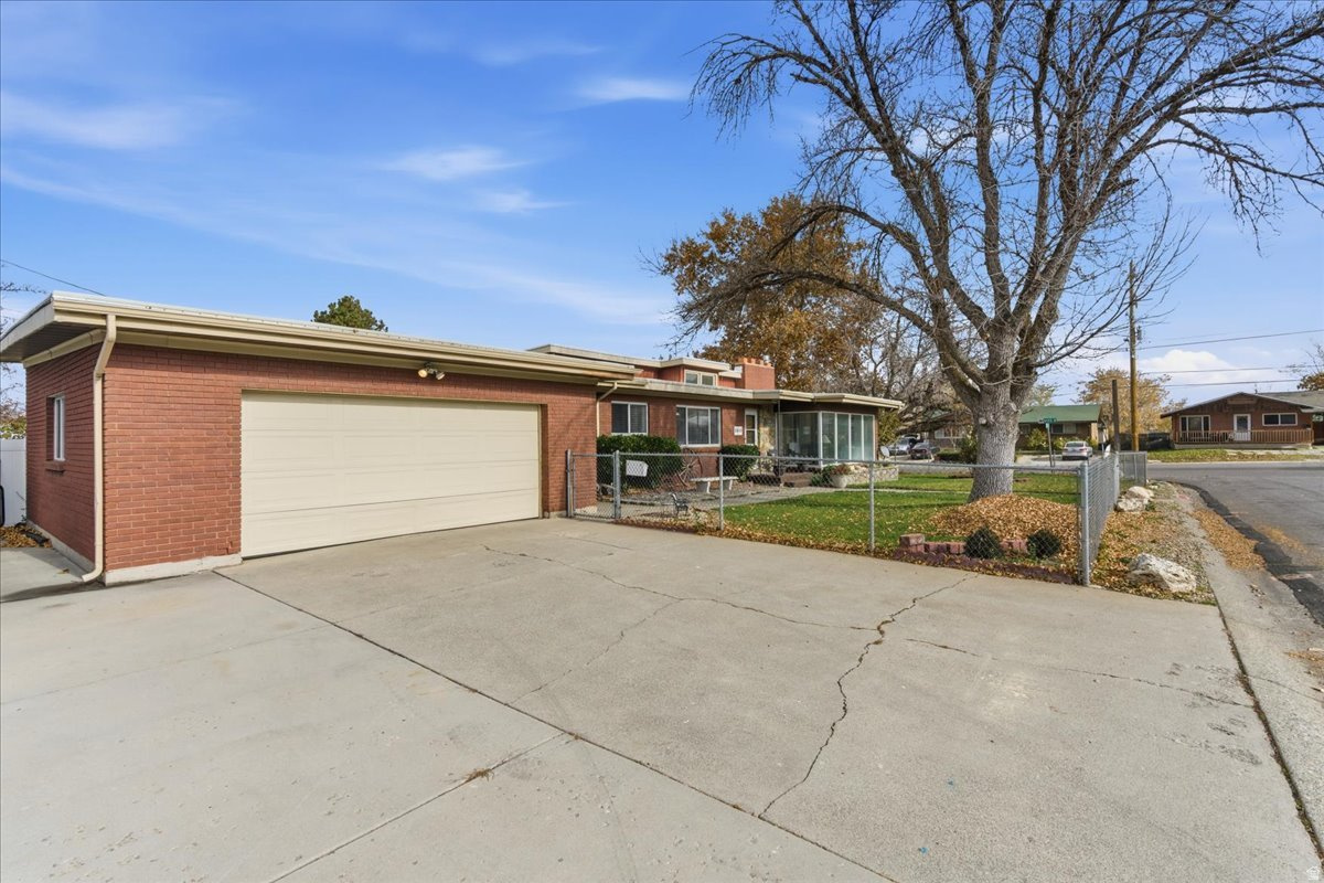 OQUIRRH HILLS - Residential