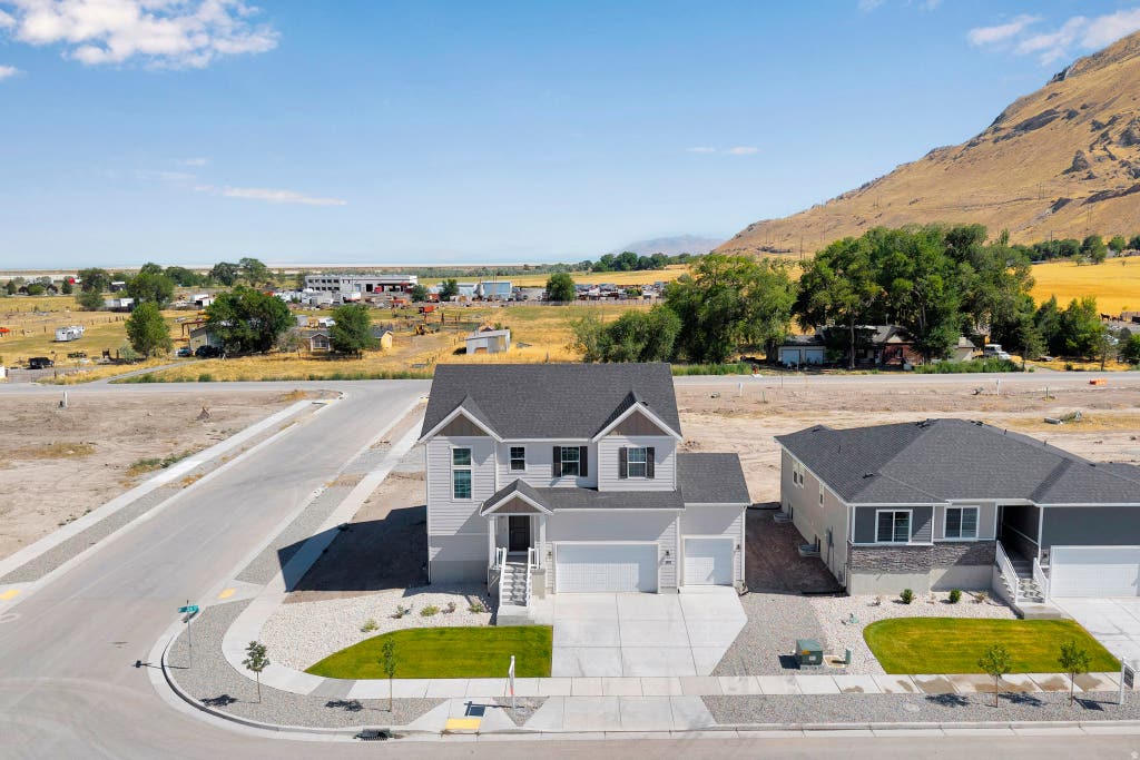 Photo of 1971 E BURGER ST #1239, Lake Point, UT 84074 (MLS # 2180501)