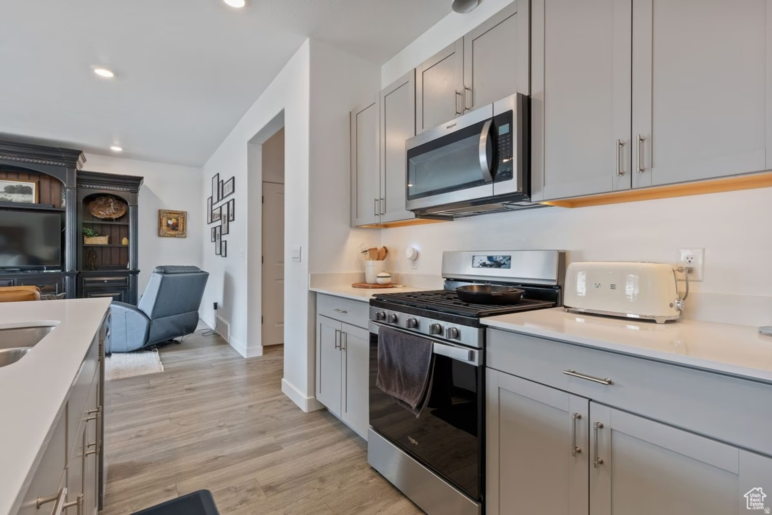 FOOTHILL VILLAGE - Residential