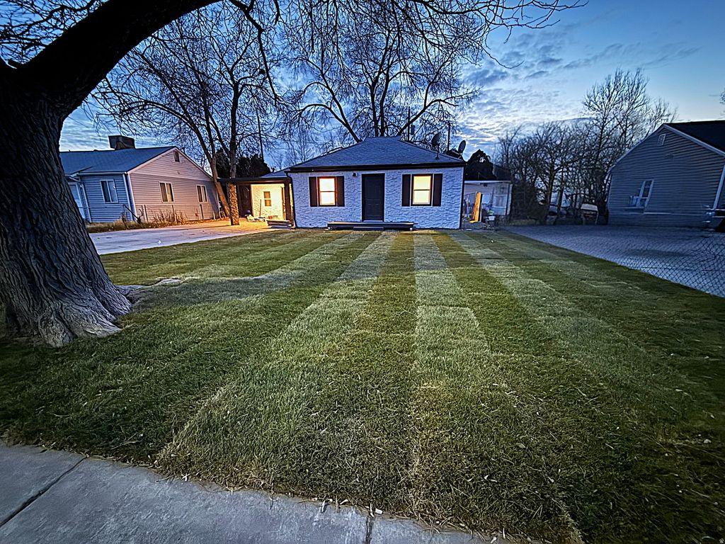 Photo of 1308 S STEWART ST W, Salt Lake City, UT 84104 (MLS # 2129834)