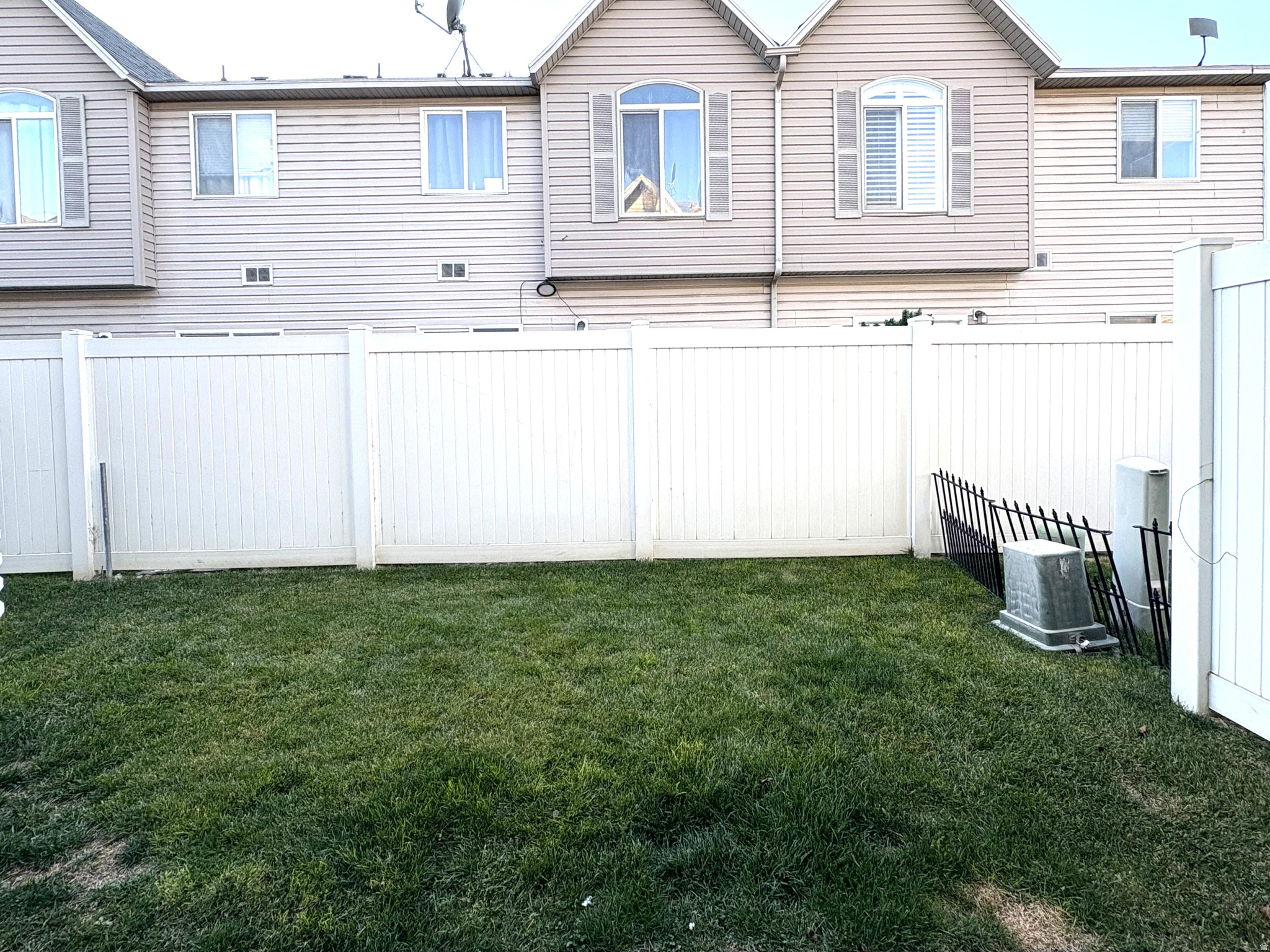 RED OAKS VILLAGE - Residential