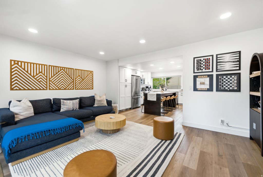 Photo of 67 VANTAGE CT, Park City, UT 84060 (MLS # 2170121)