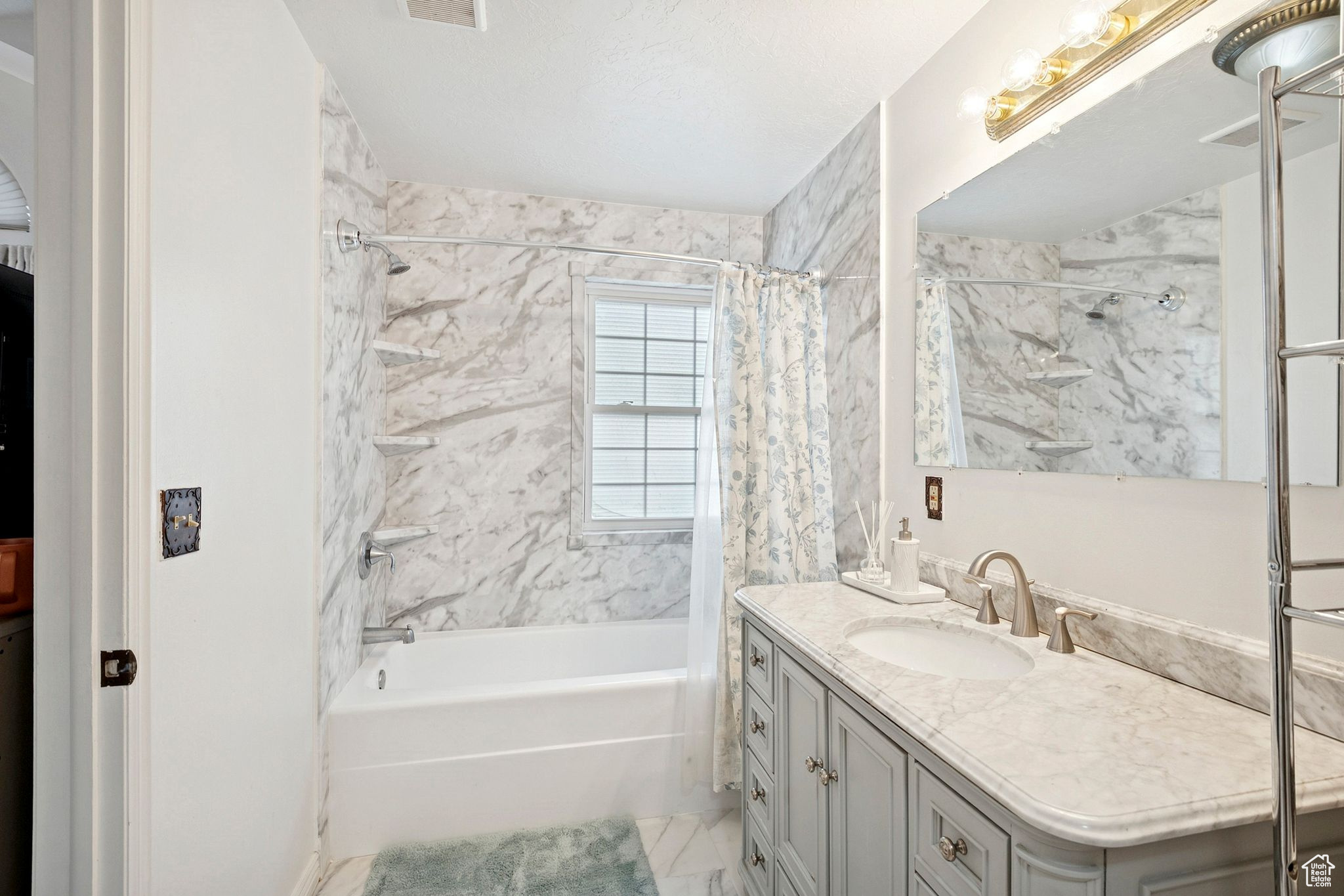 QUAIL POINT NO 1 - Residential