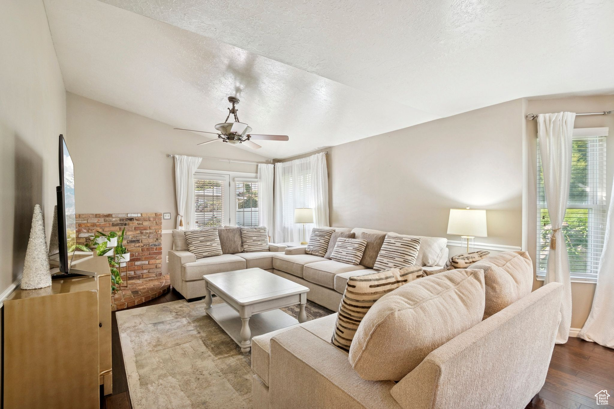 QUAIL POINT NO 1 - Residential