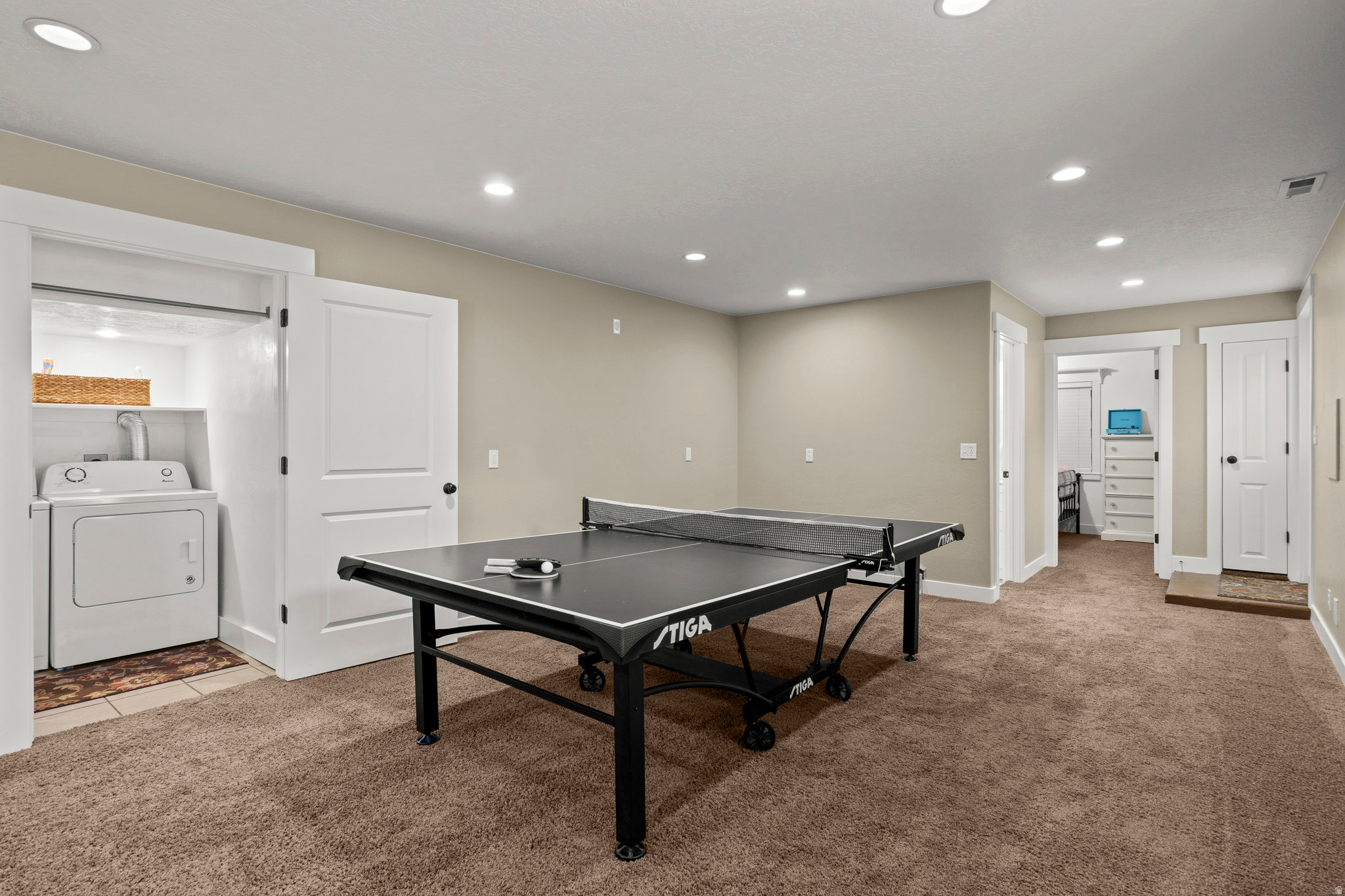 EAST HILLS - Residential