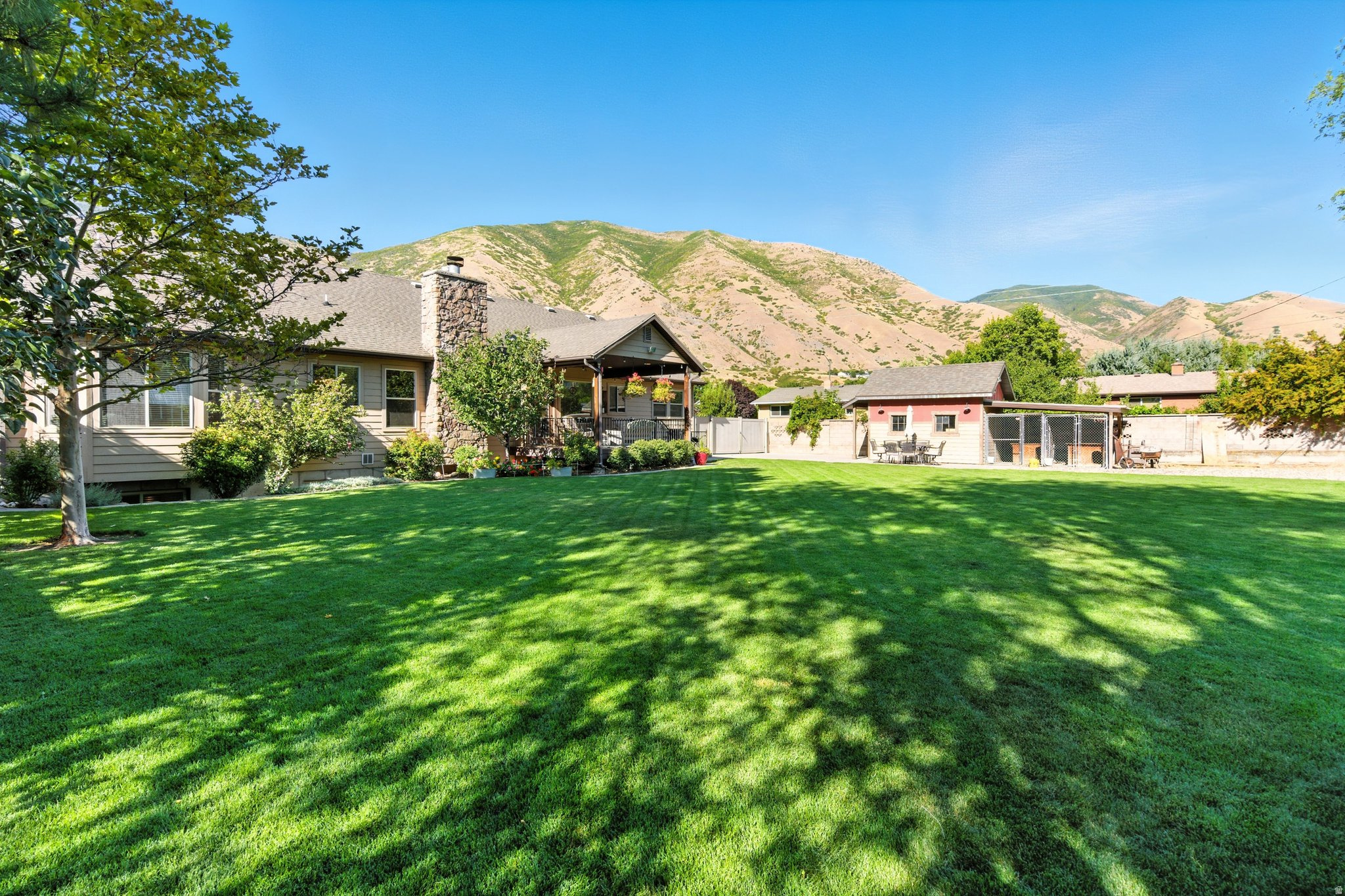 EAST HILLS - Residential