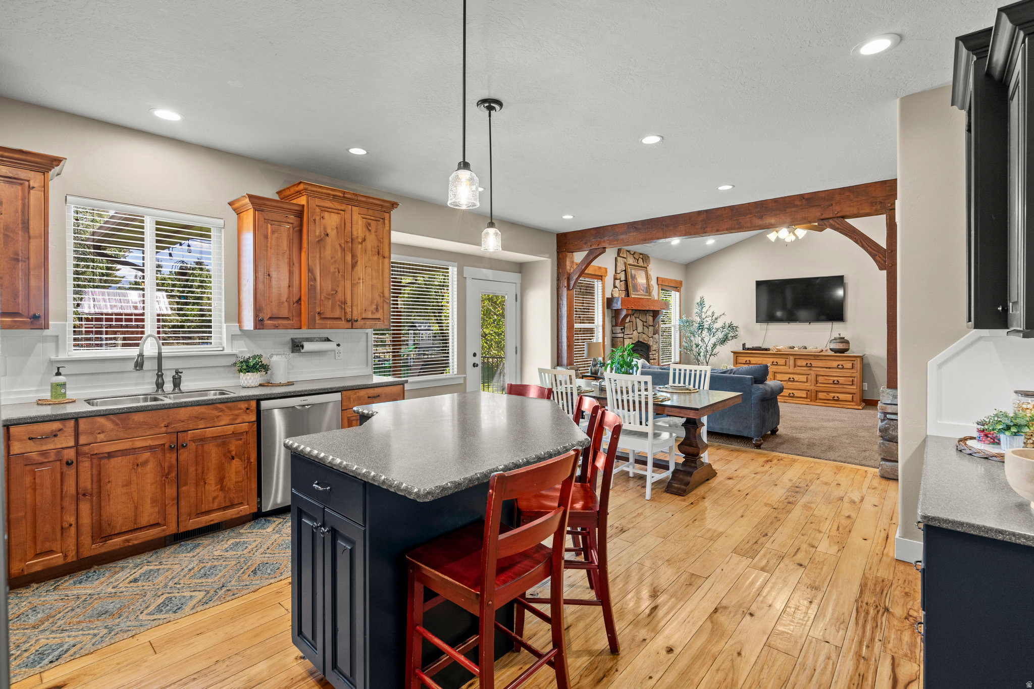 EAST HILLS - Residential