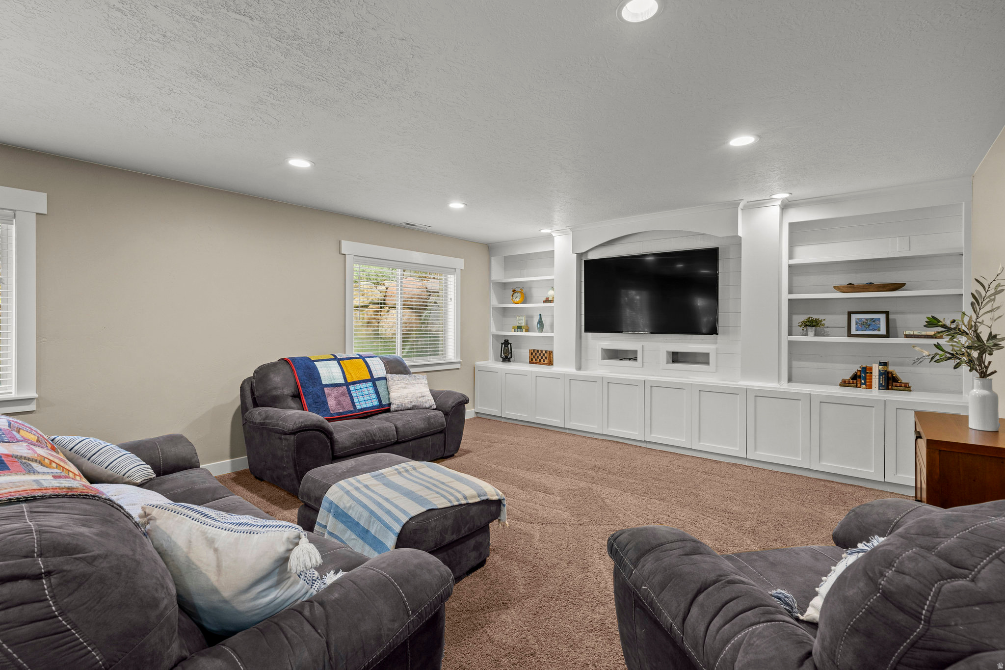 EAST HILLS - Residential