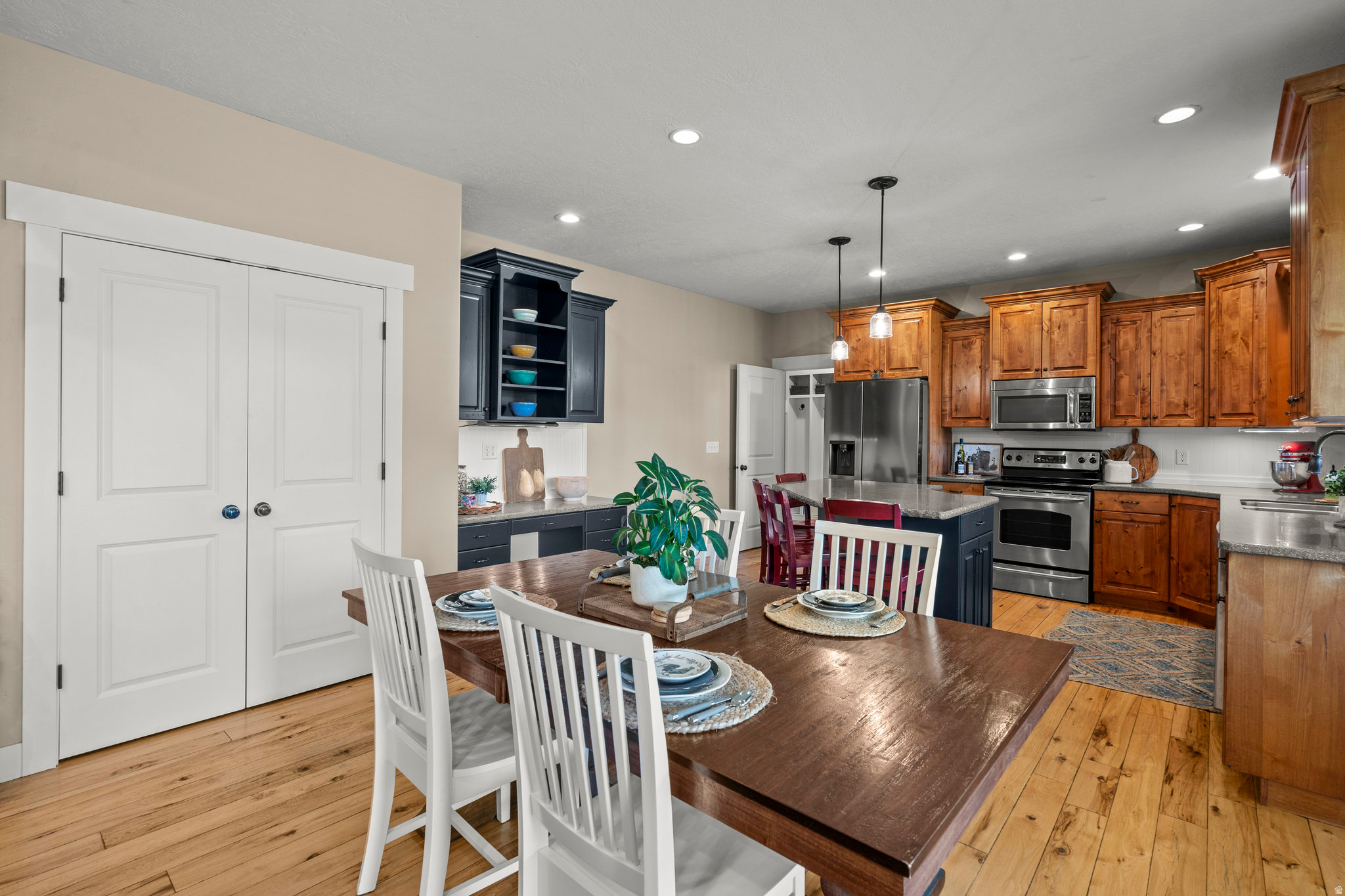 EAST HILLS - Residential