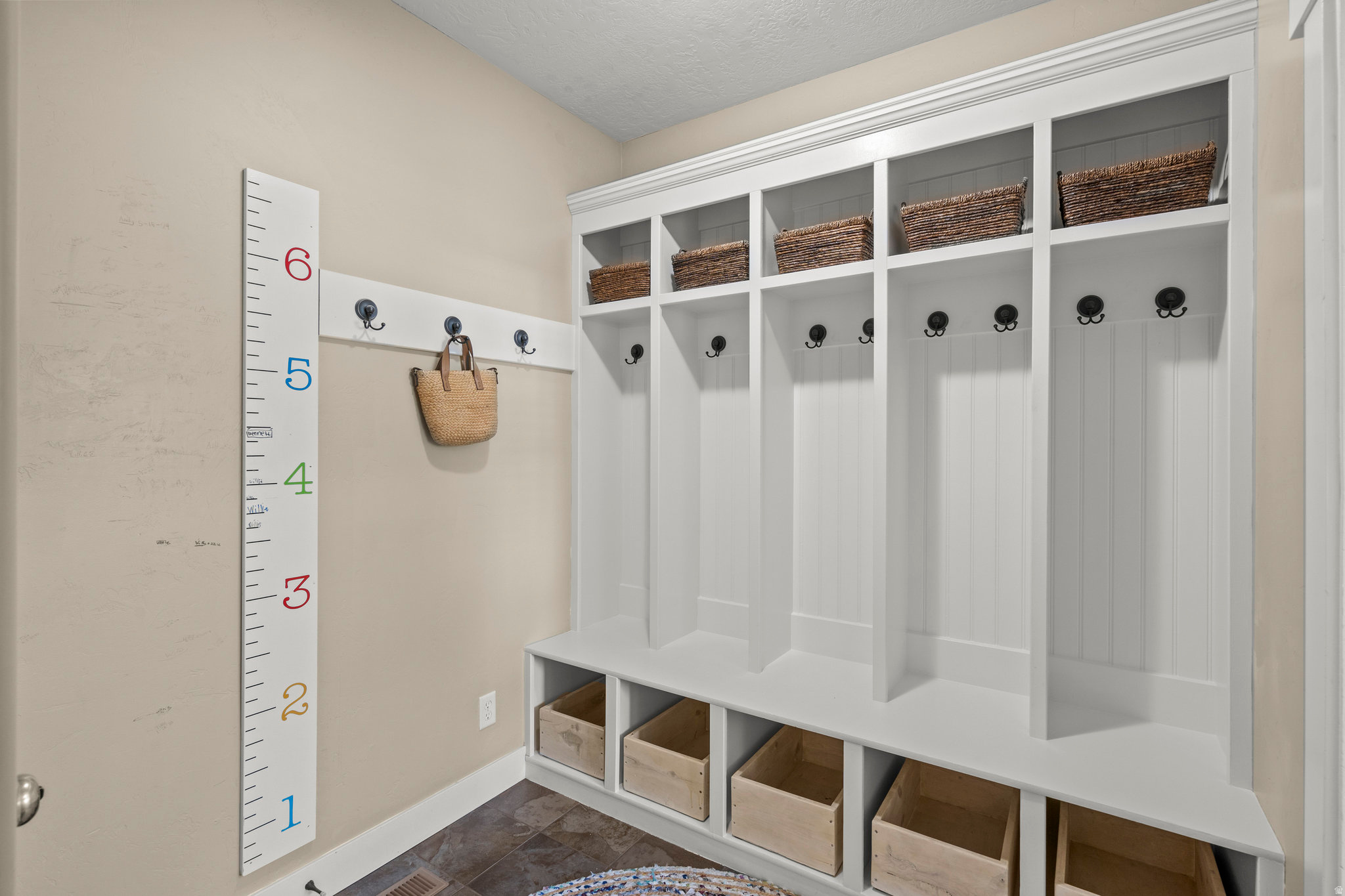 EAST HILLS - Residential