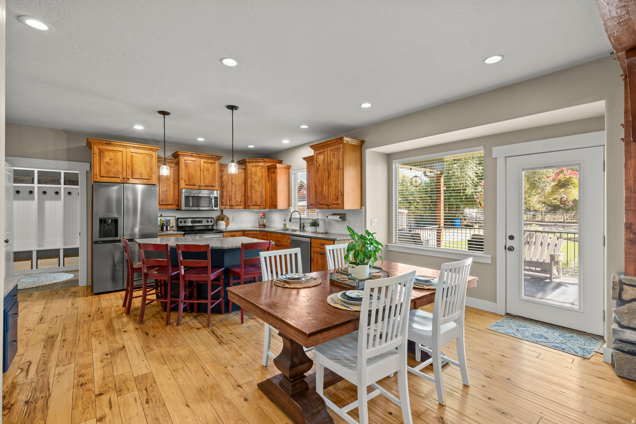 EAST HILLS - Residential