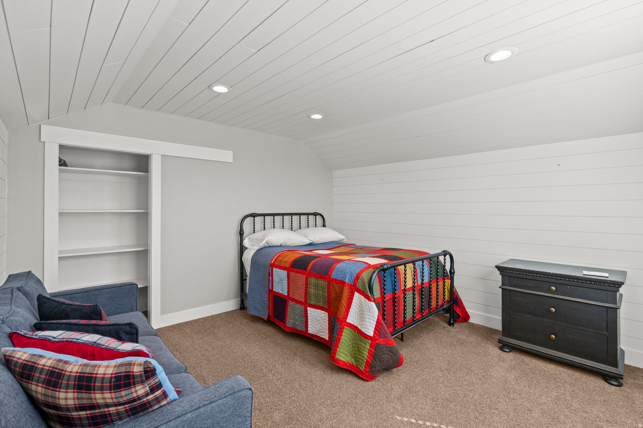 EAST HILLS - Residential