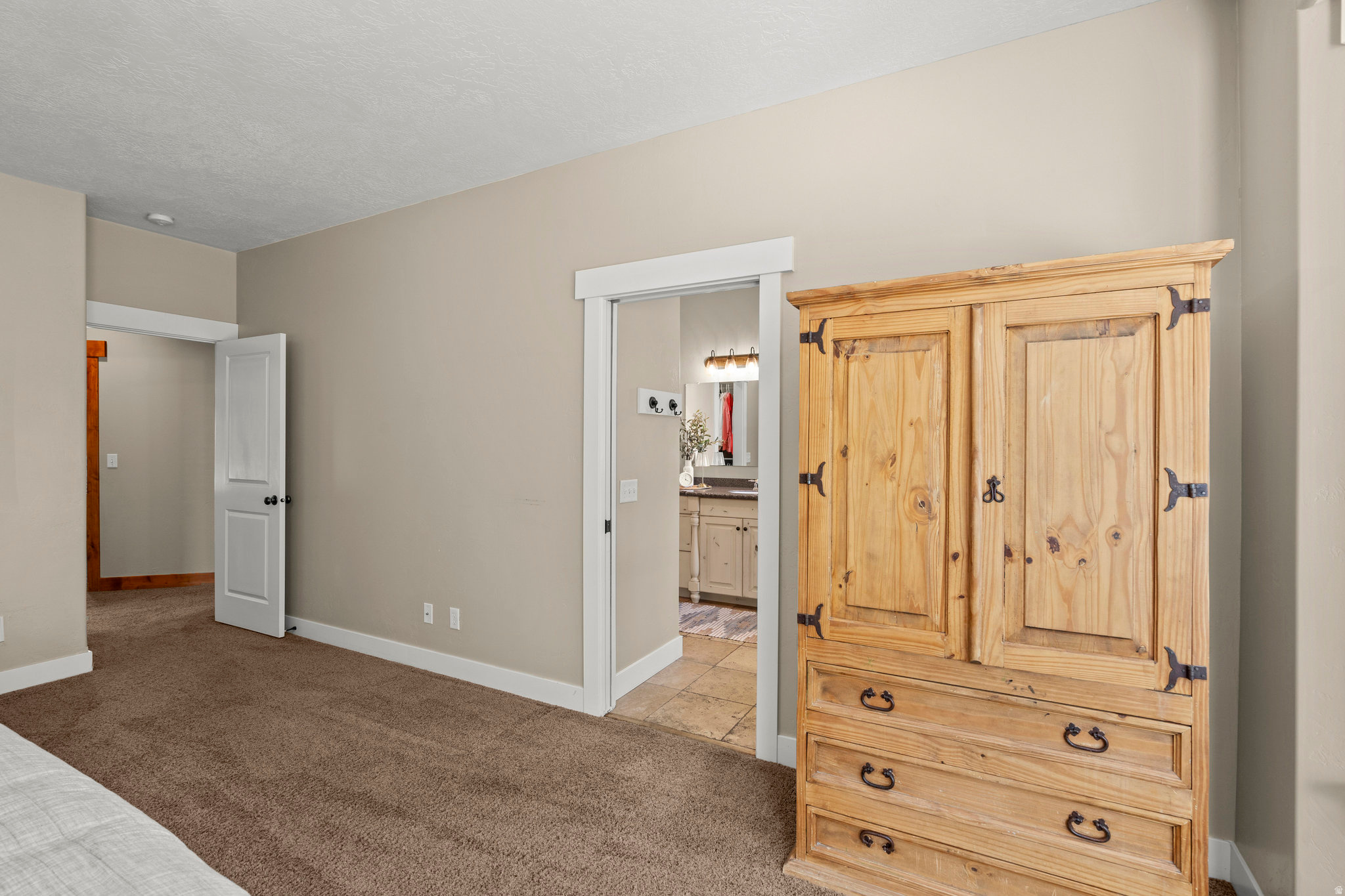 EAST HILLS - Residential