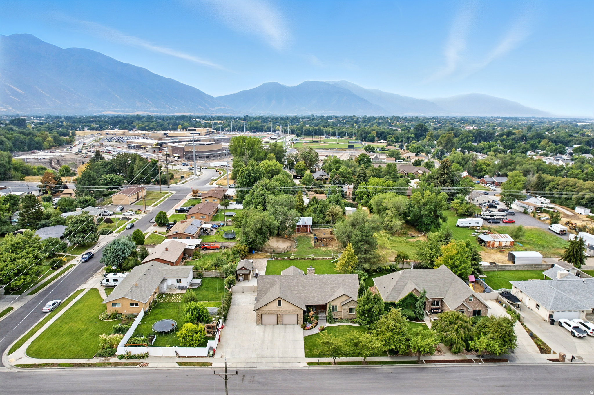 EAST HILLS - Residential