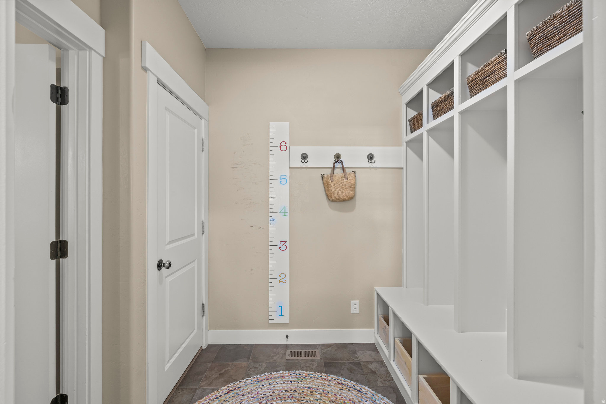 EAST HILLS - Residential