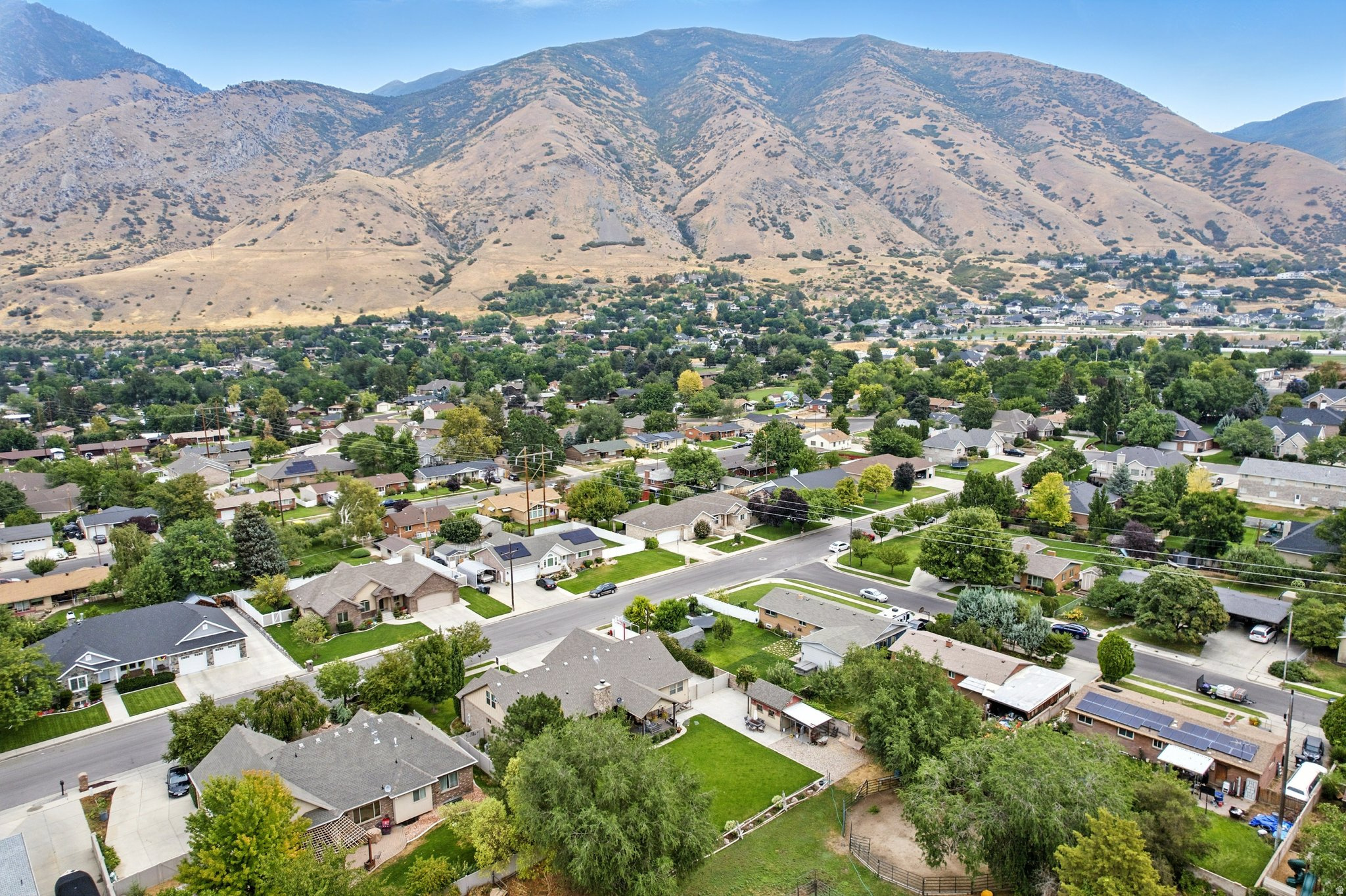 EAST HILLS - Residential