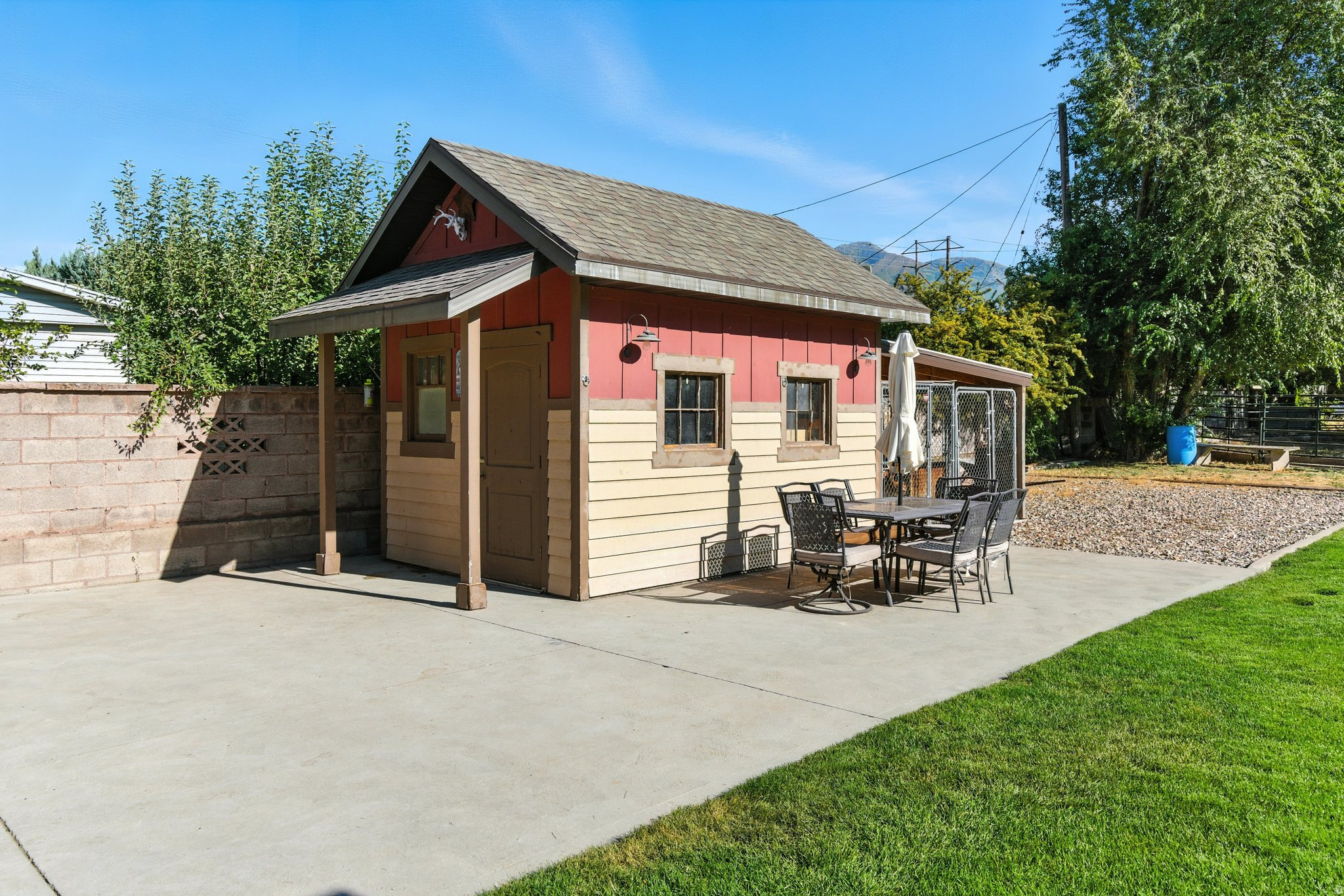 EAST HILLS - Residential