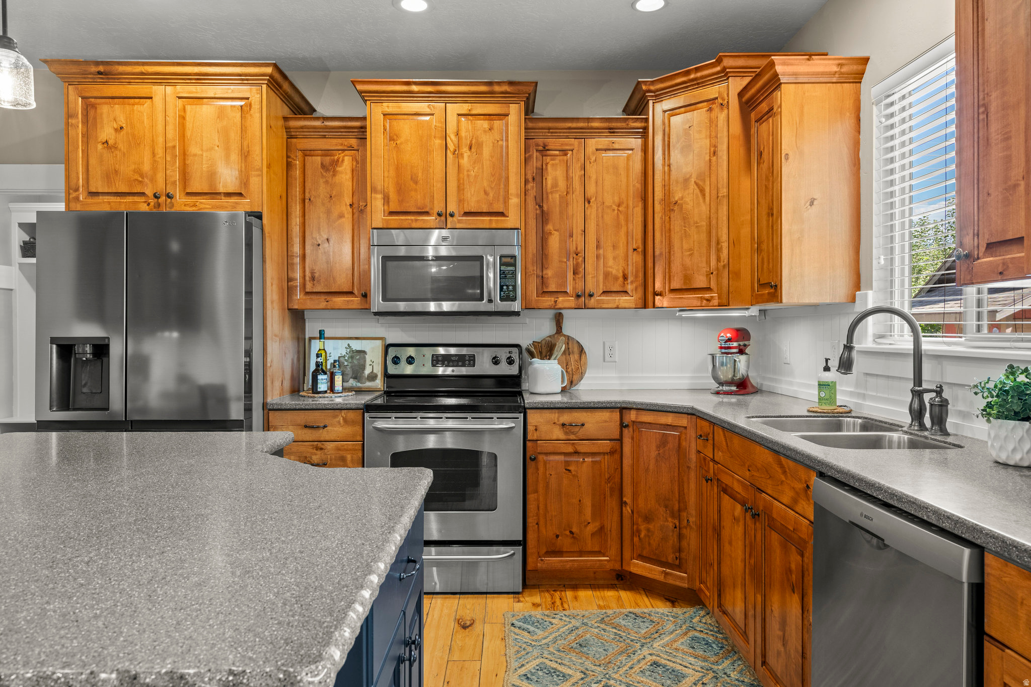 EAST HILLS - Residential