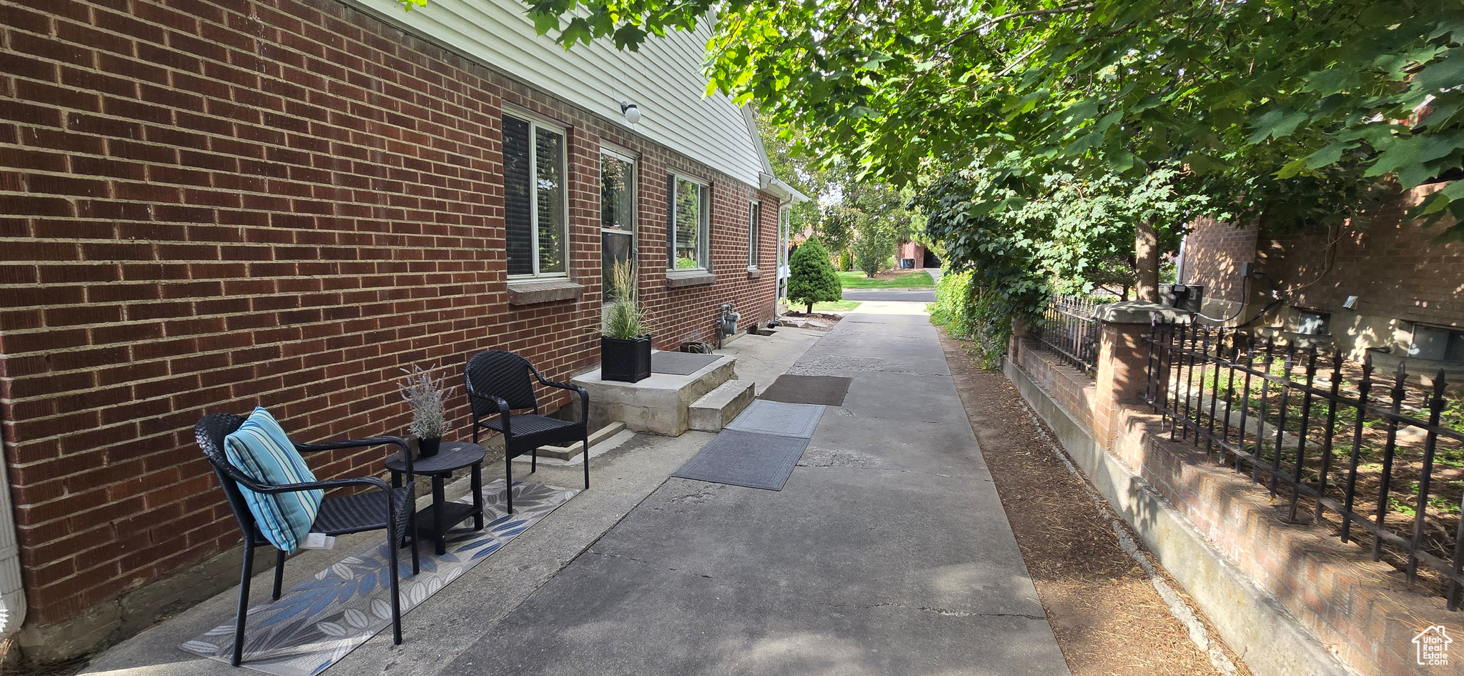 HIGHLAND PARK - Residential Income