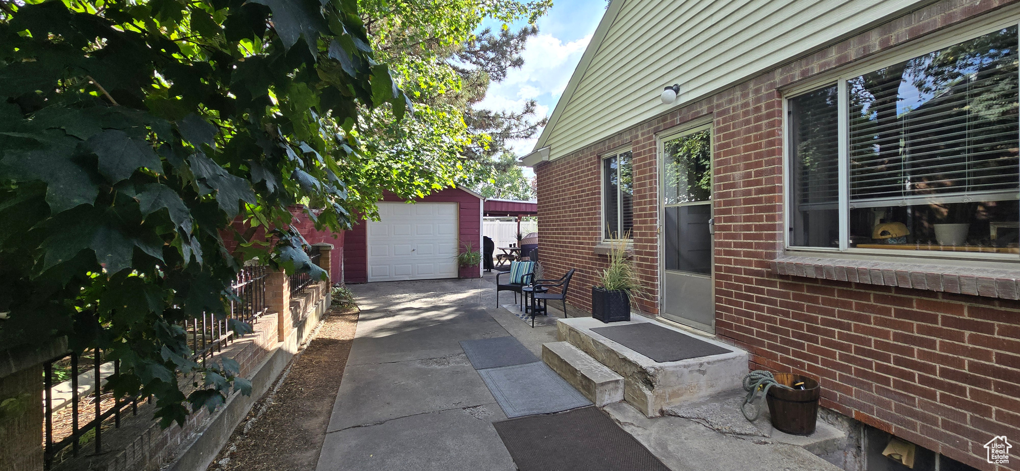 HIGHLAND PARK - Residential Income