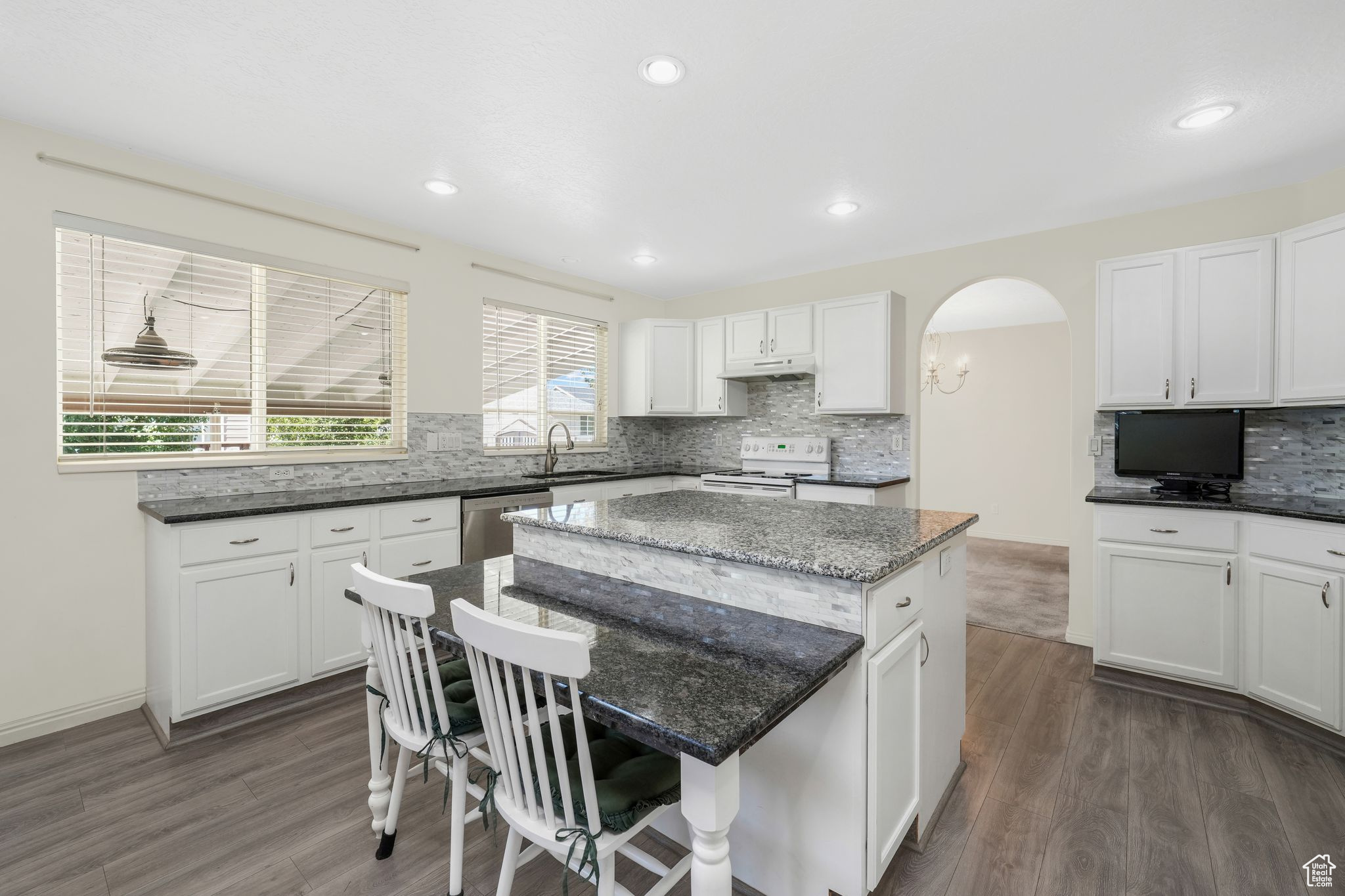 FOX POINTE - Residential