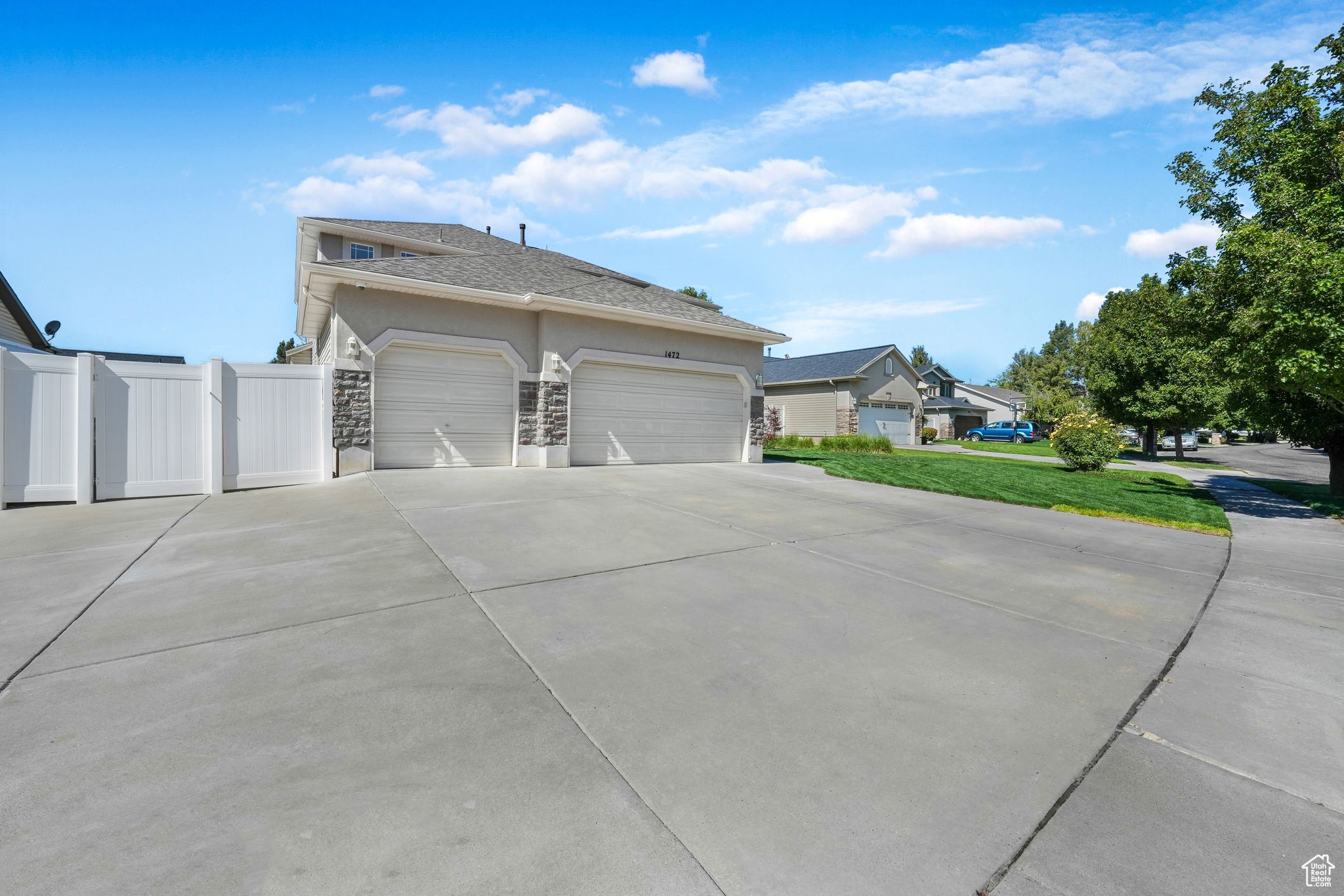FOX POINTE - Residential
