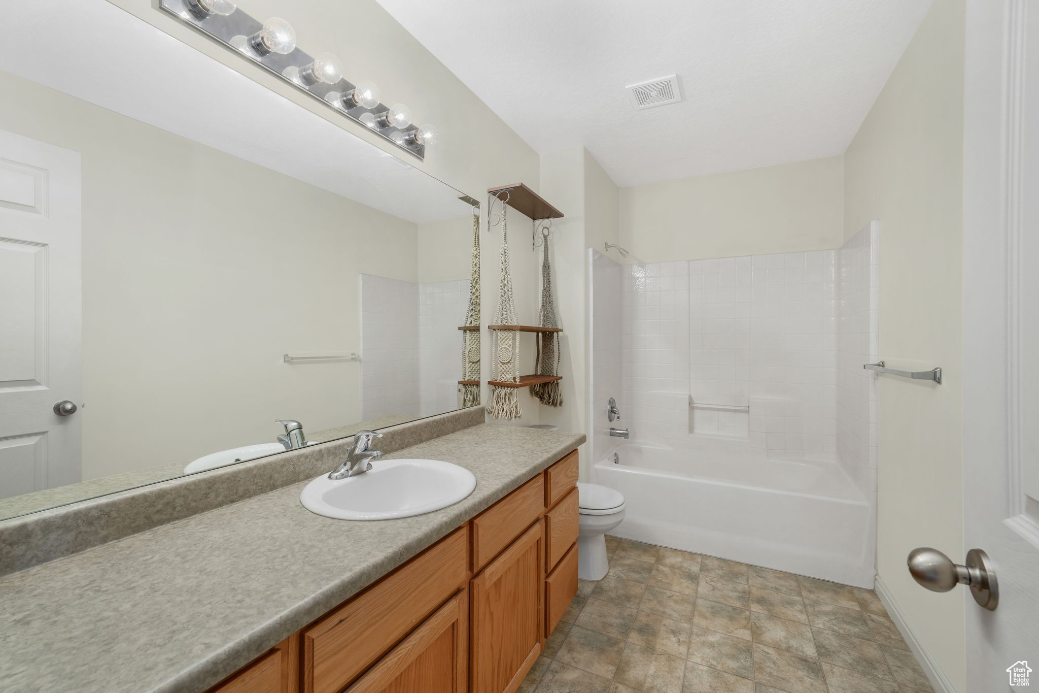 FOX POINTE - Residential