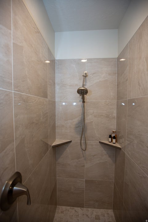 Tiny photo for 7428 E 900 S, Huntsville, UT 84317 (MLS # 2180941)