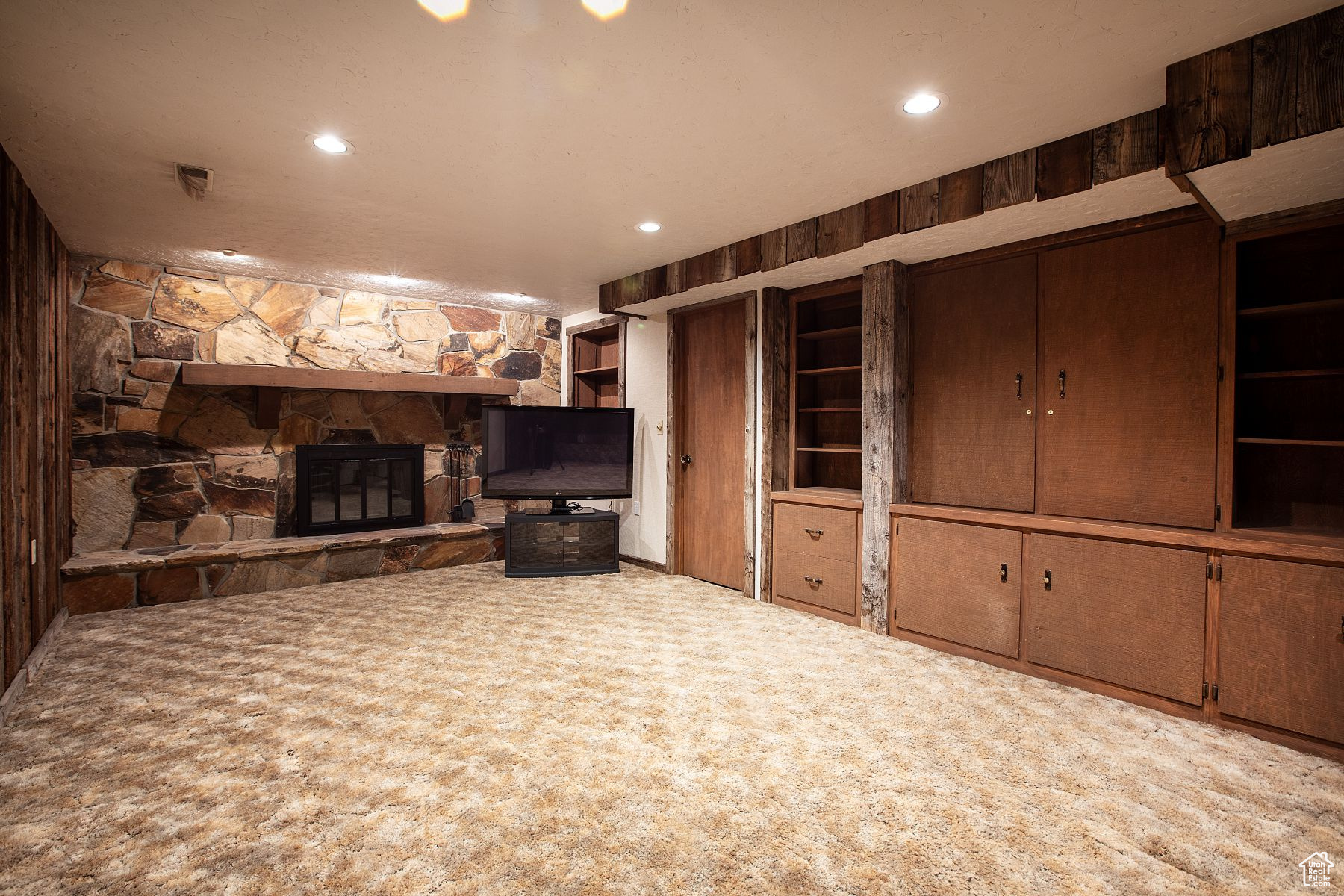 Centerville, Utah 84014, United States, 4 Bedrooms Bedrooms, ,2 BathroomsBathrooms,Residential,Pending,86397