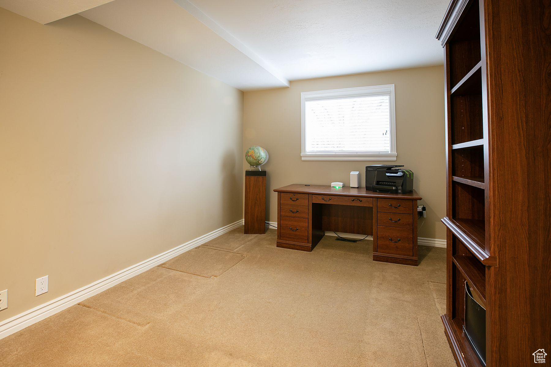 Centerville, Utah 84014, United States, 4 Bedrooms Bedrooms, ,2 BathroomsBathrooms,Residential,Pending,86397