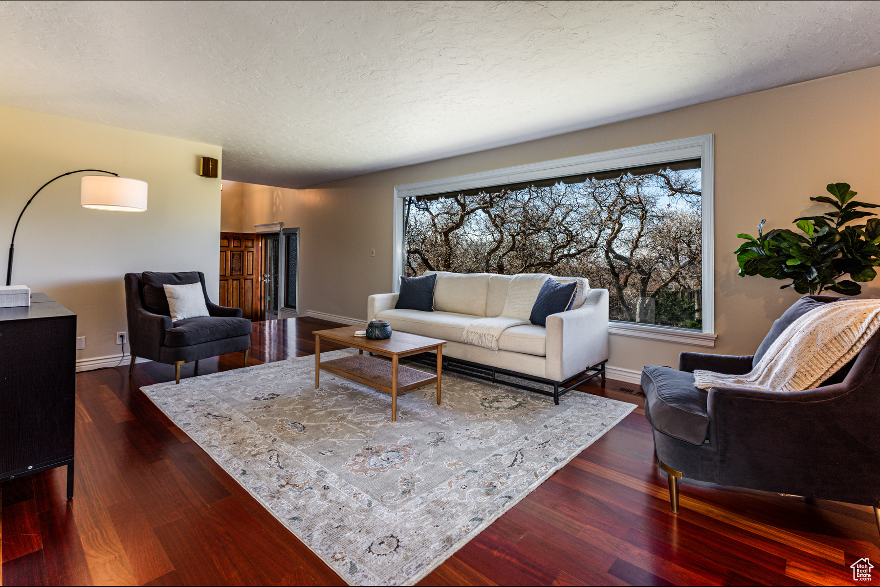 Centerville, Utah 84014, United States, 4 Bedrooms Bedrooms, ,2 BathroomsBathrooms,Residential,Pending,86397