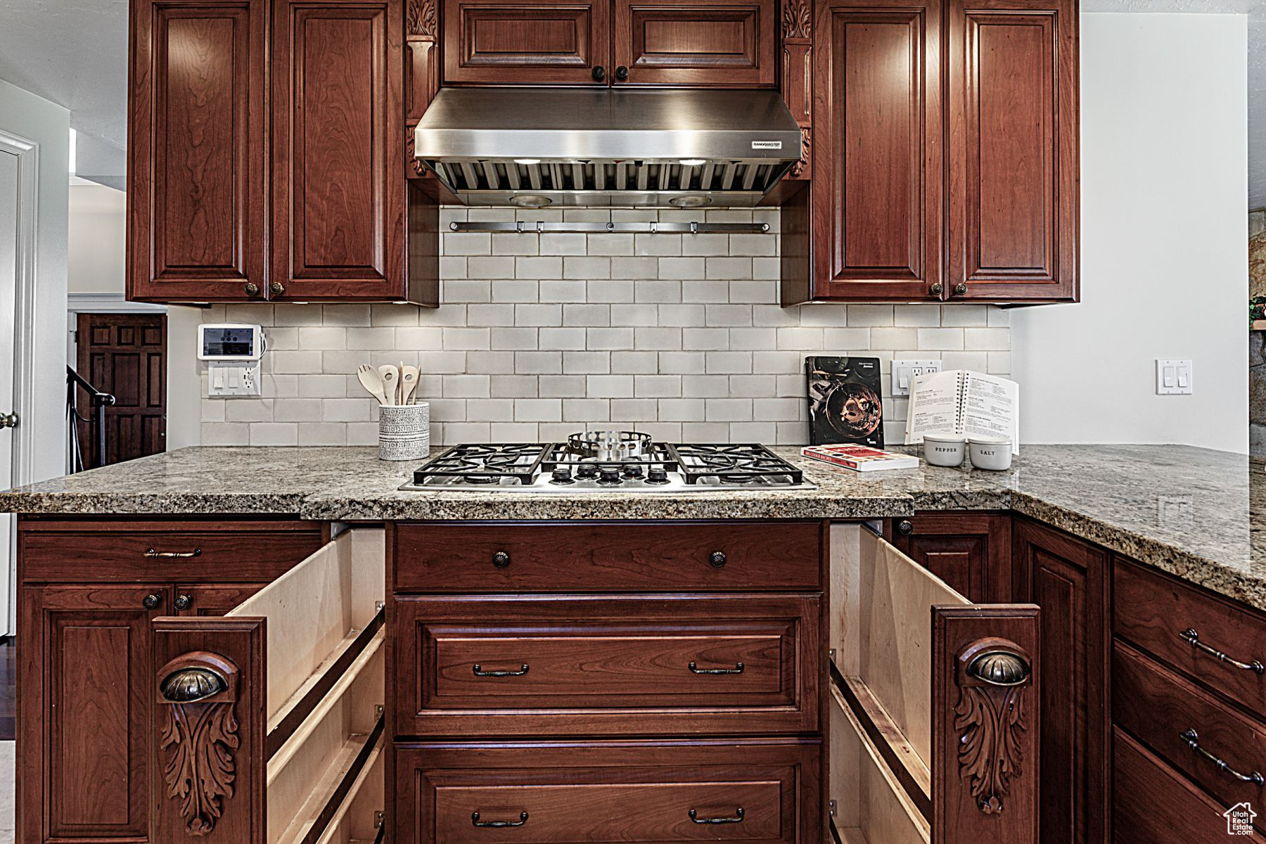 Centerville, Utah 84014, United States, 4 Bedrooms Bedrooms, ,2 BathroomsBathrooms,Residential,Pending,86397