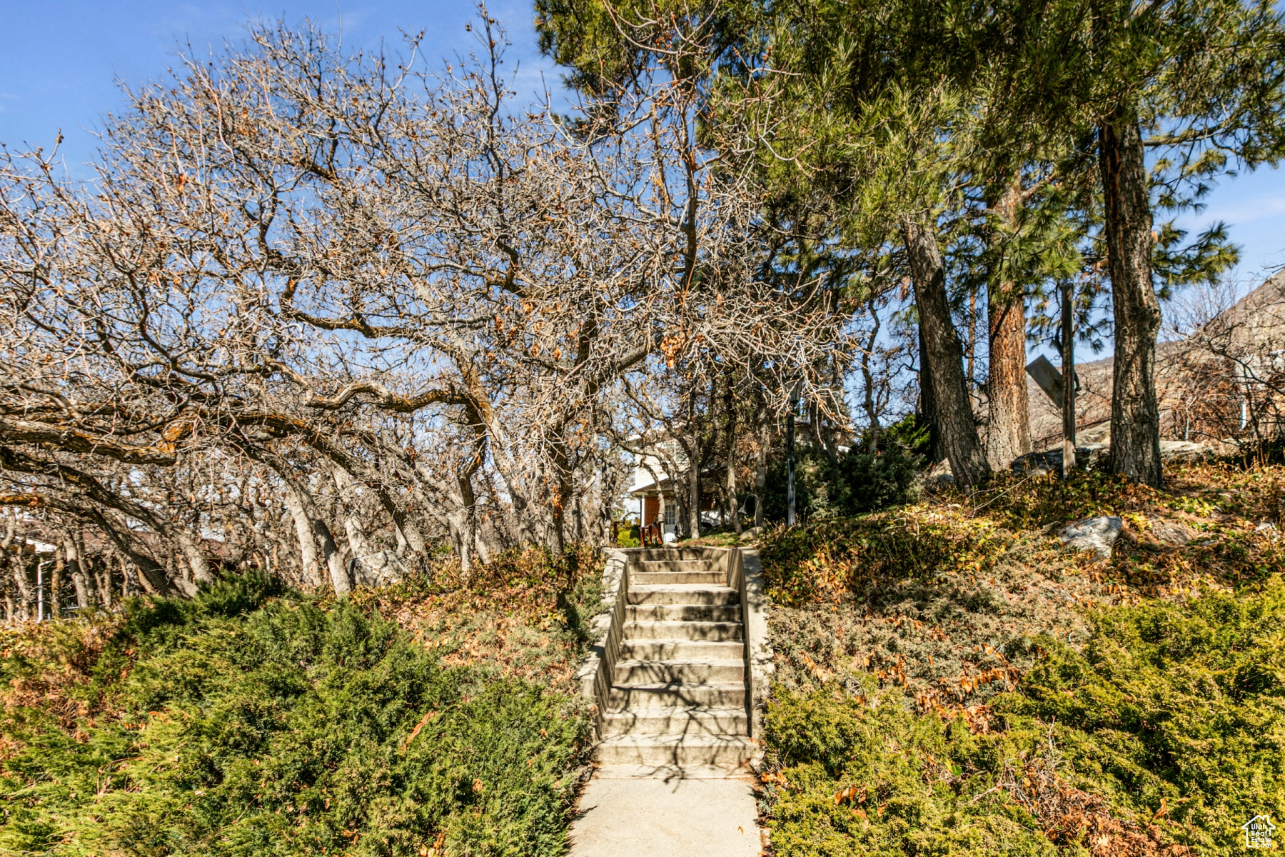 Centerville, Utah 84014, United States, 4 Bedrooms Bedrooms, ,2 BathroomsBathrooms,Residential,Pending,86397