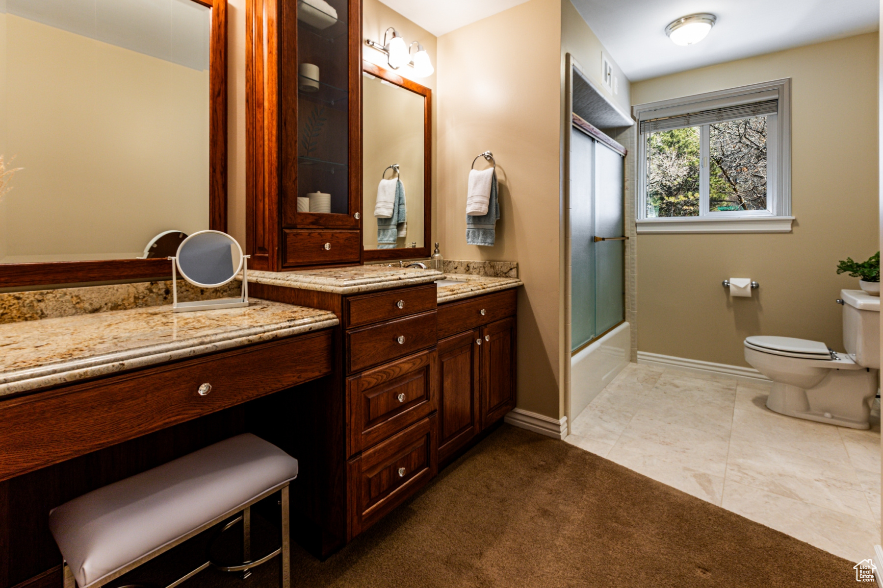 Centerville, Utah 84014, United States, 4 Bedrooms Bedrooms, ,2 BathroomsBathrooms,Residential,Pending,86397