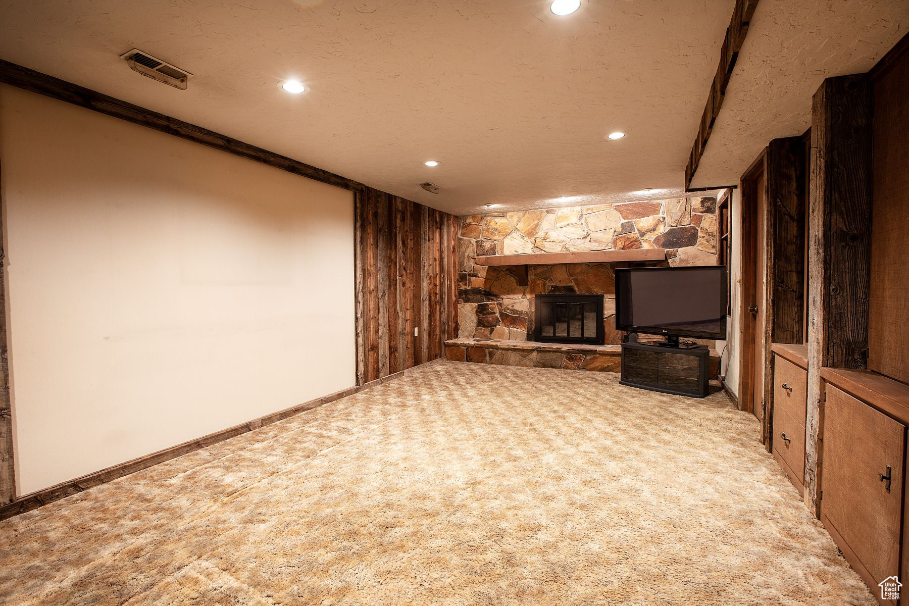 Centerville, Utah 84014, United States, 4 Bedrooms Bedrooms, ,2 BathroomsBathrooms,Residential,Pending,86397