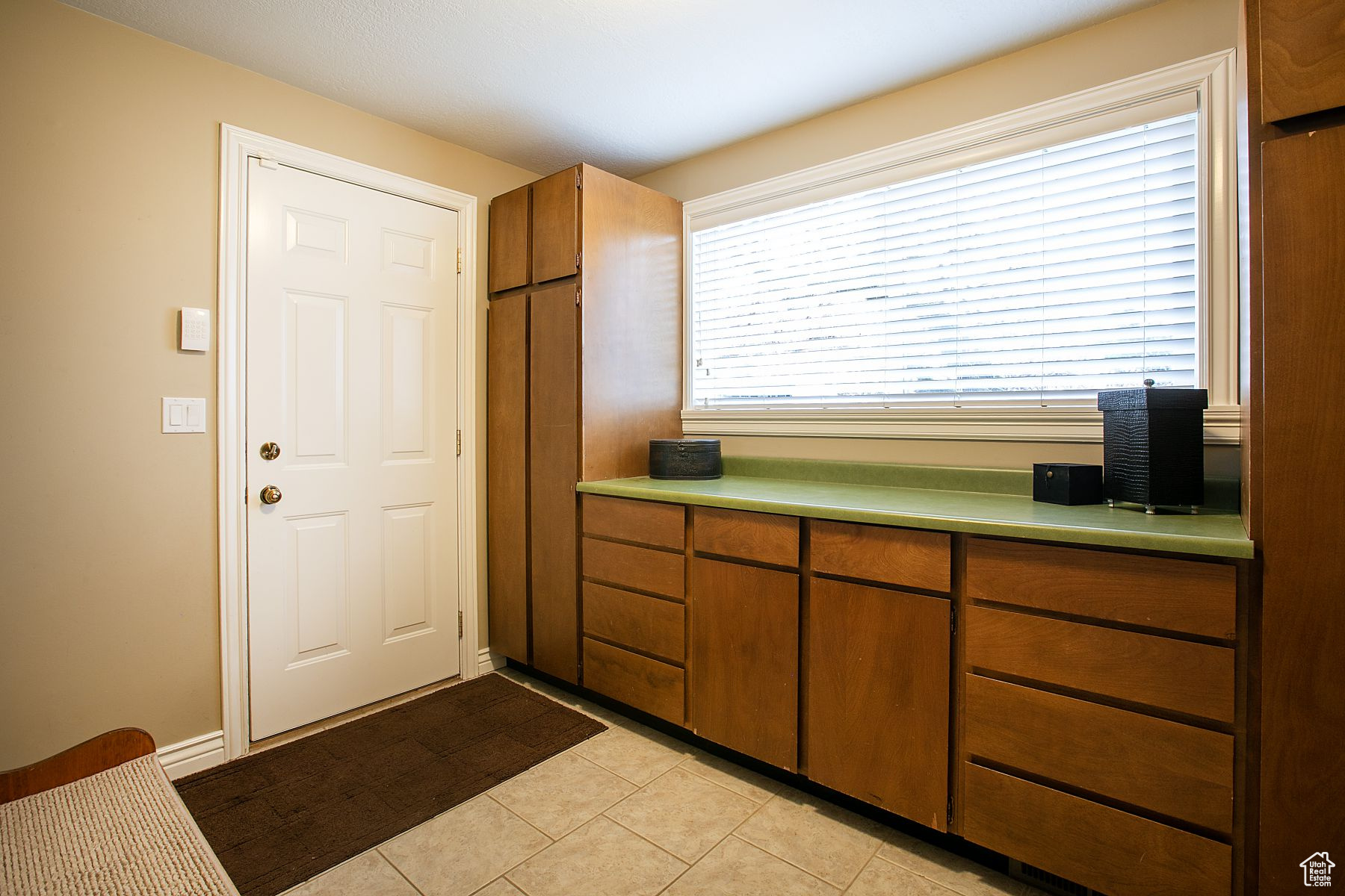 Centerville, Utah 84014, United States, 4 Bedrooms Bedrooms, ,2 BathroomsBathrooms,Residential,Pending,86397