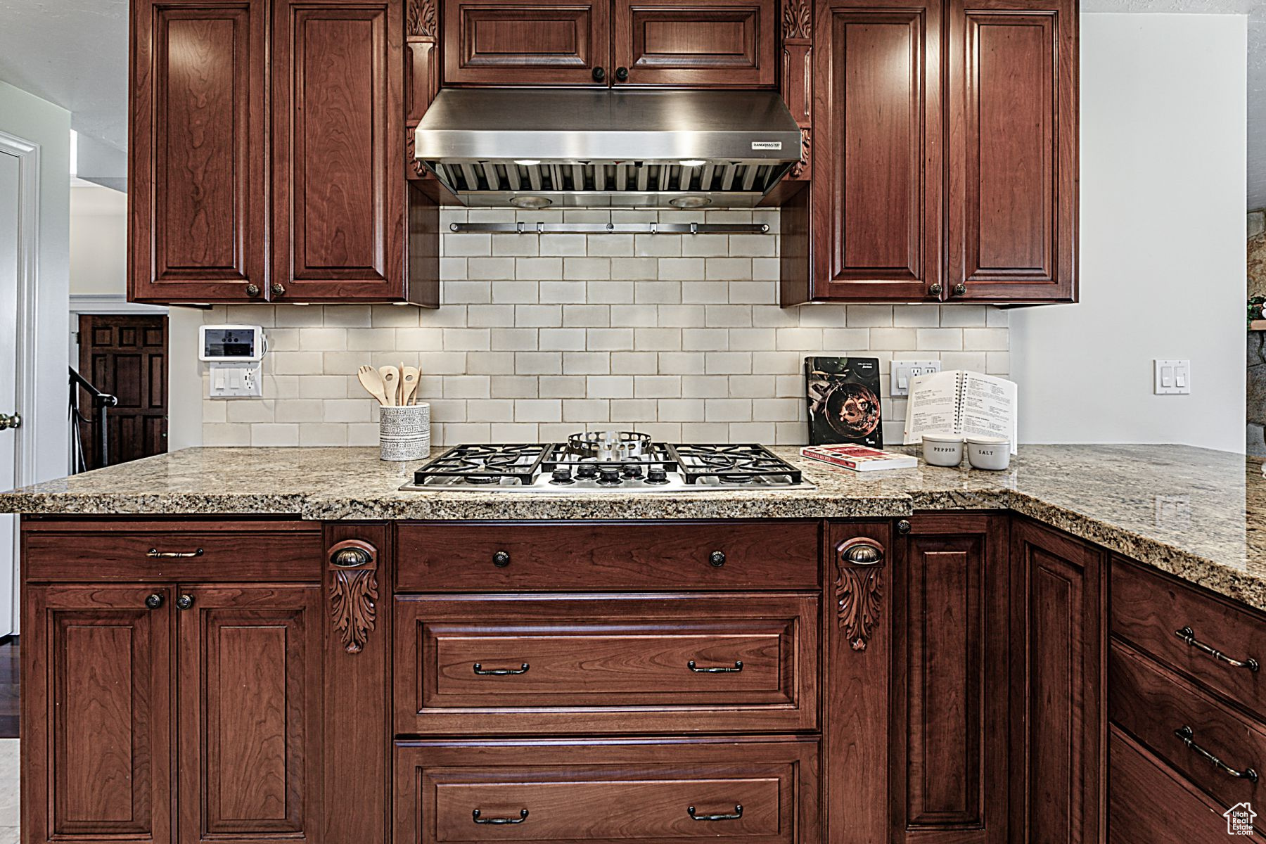 Centerville, Utah 84014, United States, 4 Bedrooms Bedrooms, ,2 BathroomsBathrooms,Residential,Pending,86397