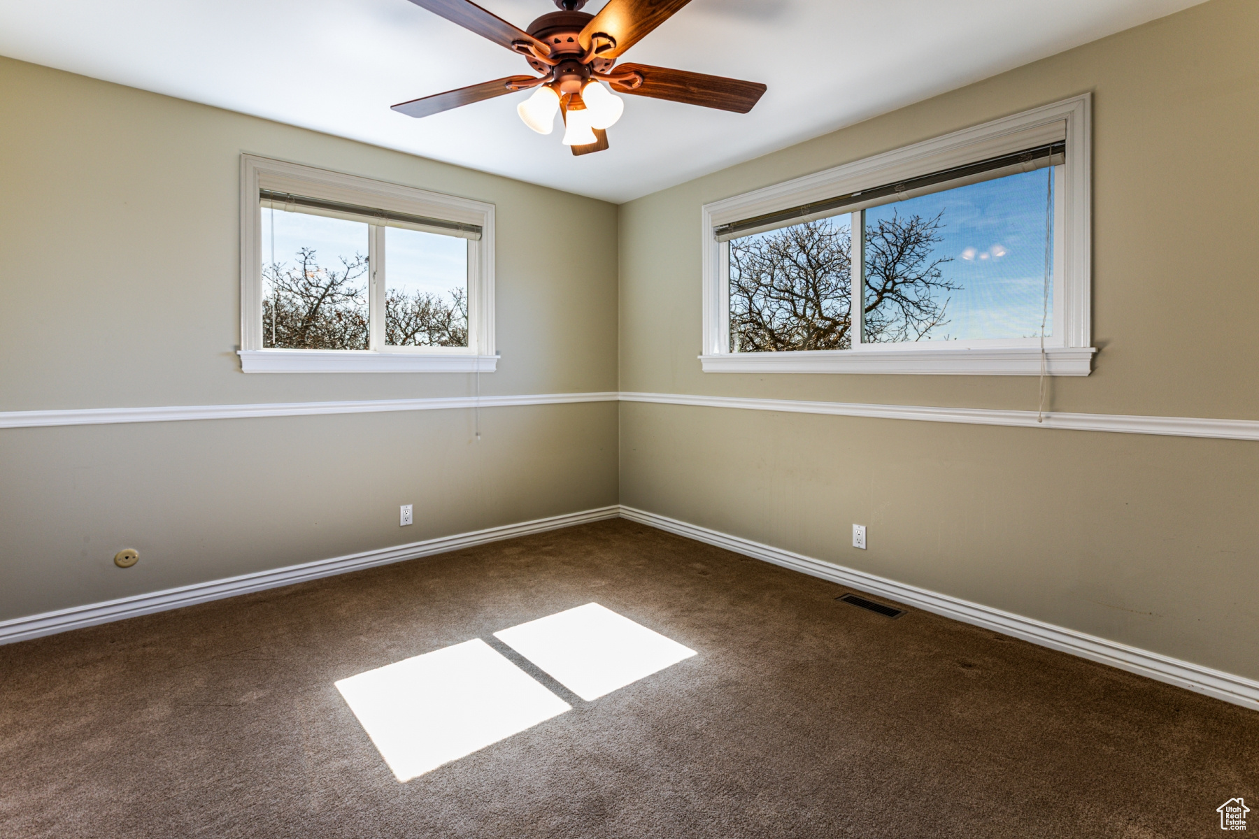 Centerville, Utah 84014, United States, 4 Bedrooms Bedrooms, ,2 BathroomsBathrooms,Residential,Pending,86397