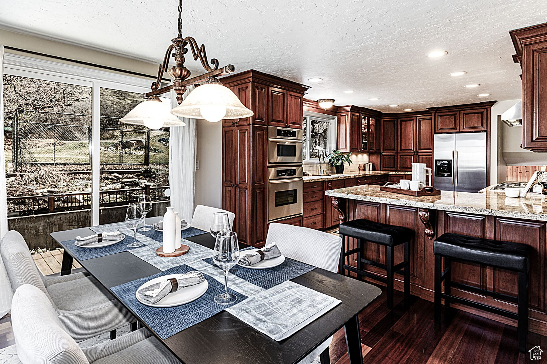 Centerville, Utah 84014, United States, 4 Bedrooms Bedrooms, ,2 BathroomsBathrooms,Residential,Pending,86397