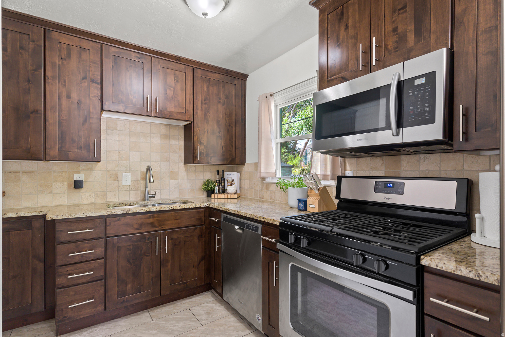 BROOKSIDE - Residential