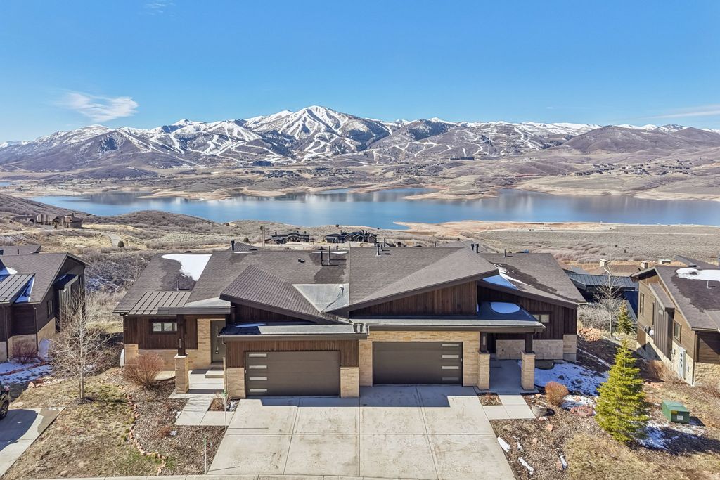 Photo of 11125 SHORELINE DR N, Hideout, UT 84036 (MLS # 2142391)