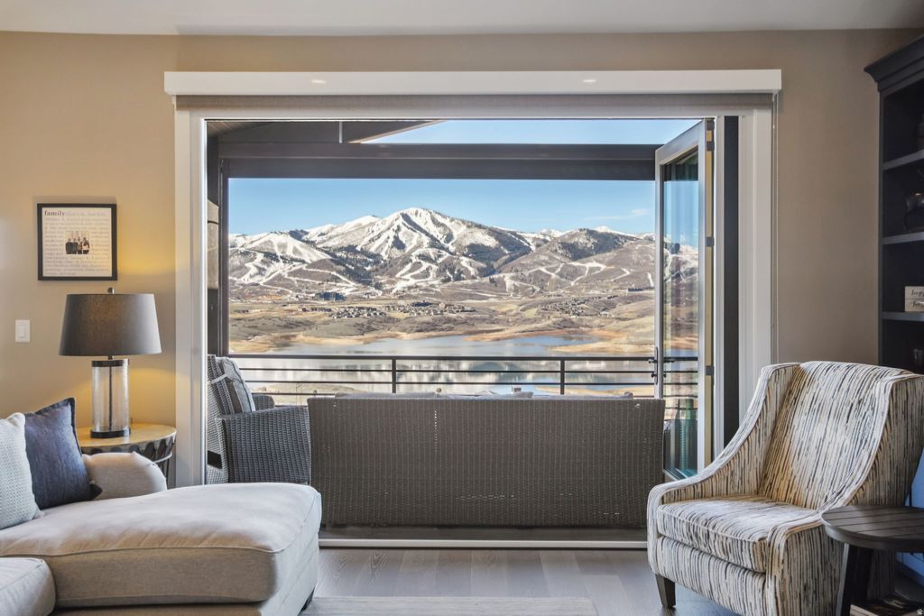 Photo of 11125 SHORELINE DR N, Hideout, UT 84036 (MLS # 2142391)