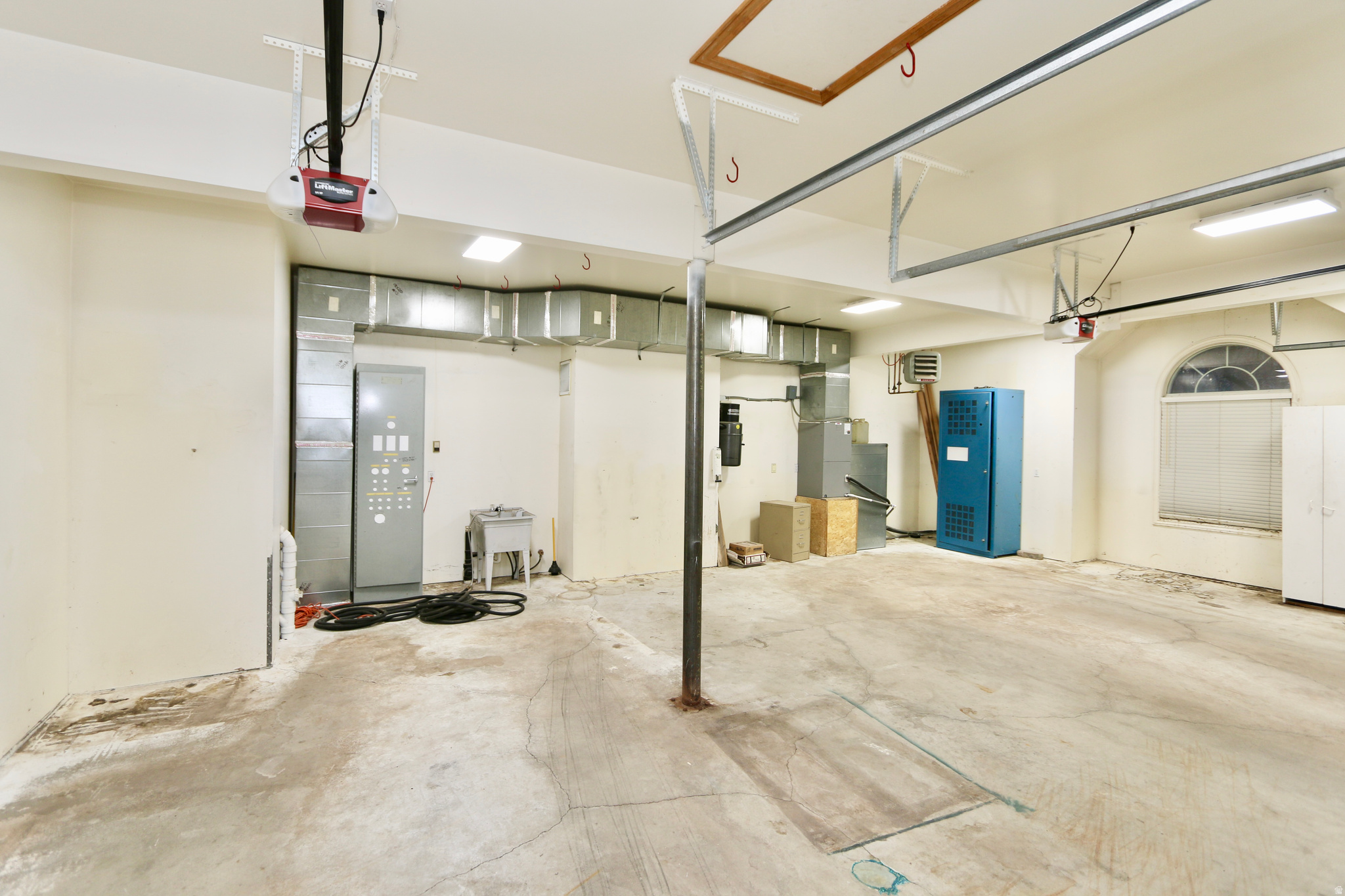 VALLEY HILLS ESTATES - Residential