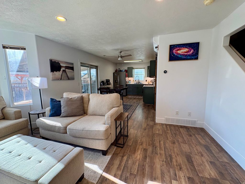 Photo of 1259 W DUNMORE DR S, Springville, UT 84663 (MLS # 2131722)