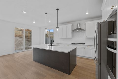 Tiny photo for 1334 WEST VIEW DR S, Santaquin, UT 84655 (MLS # 2135349)