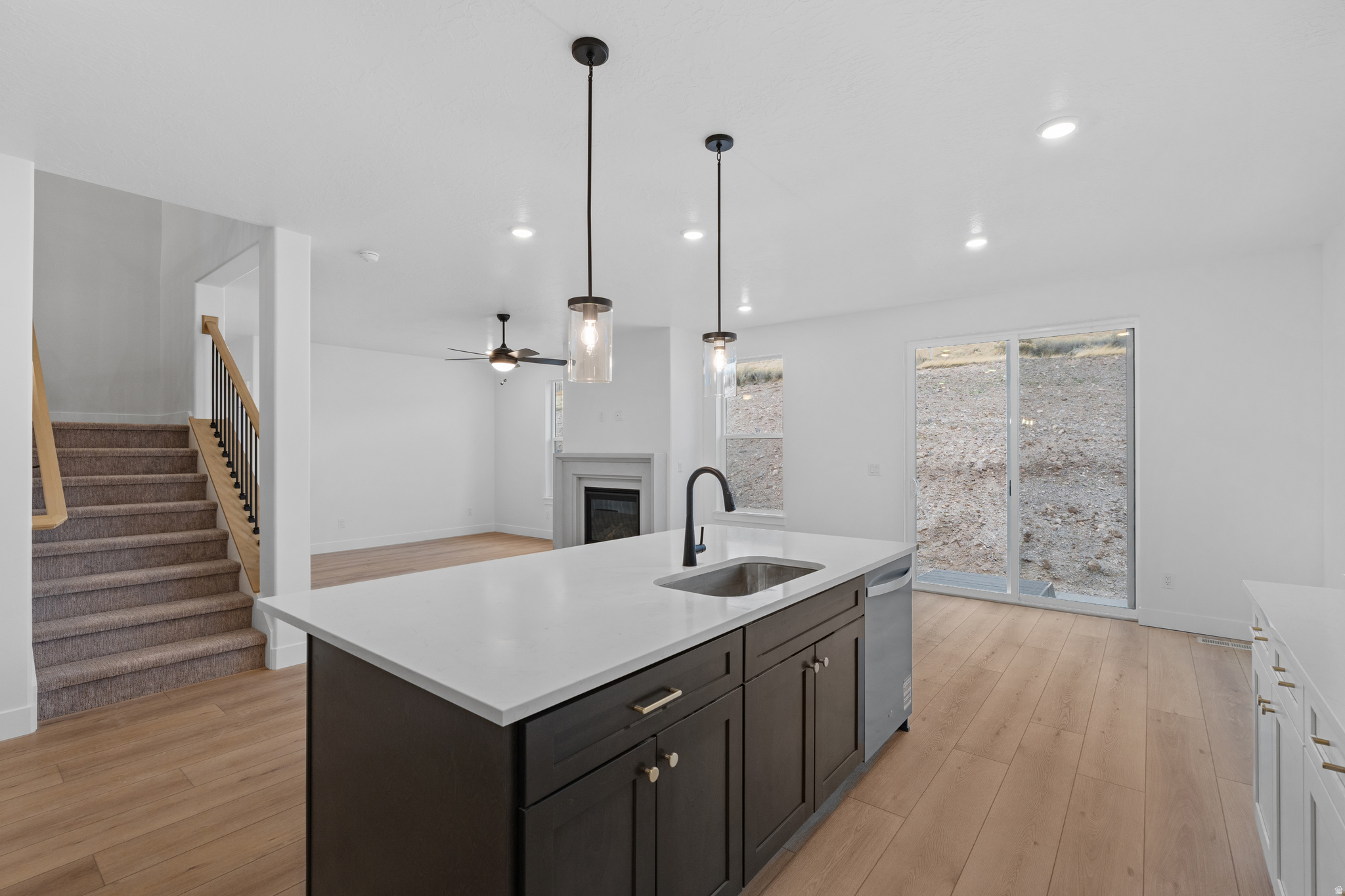 VISTAS AT SUMMIT RDG - Residential