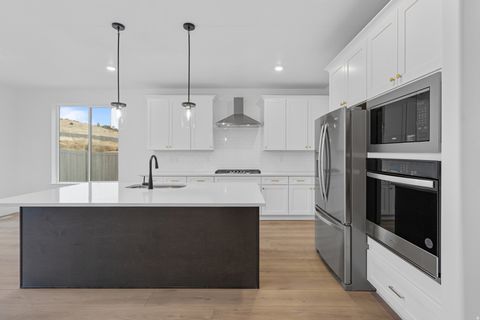 Tiny photo for 1334 WEST VIEW DR S, Santaquin, UT 84655 (MLS # 2135349)