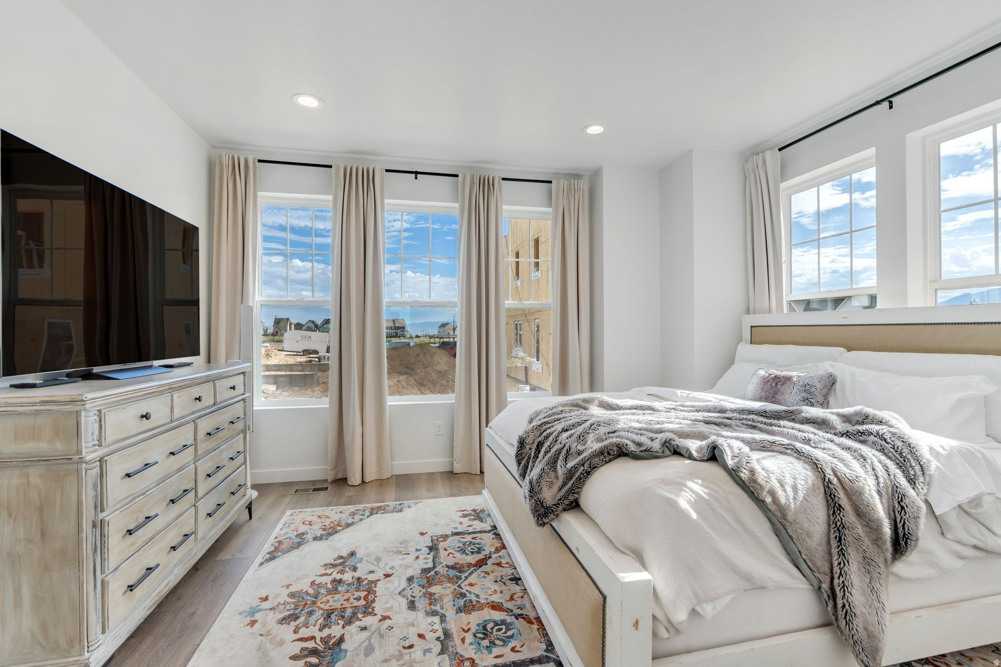 DAYBREAK - Residential Income