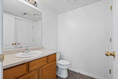 Tiny photo for 879 N 1125 W, Layton, UT 84041 (MLS # 2156869)
