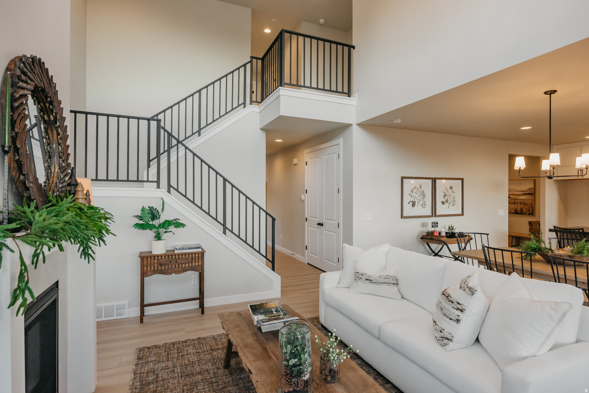 CANYON POINT - Residential